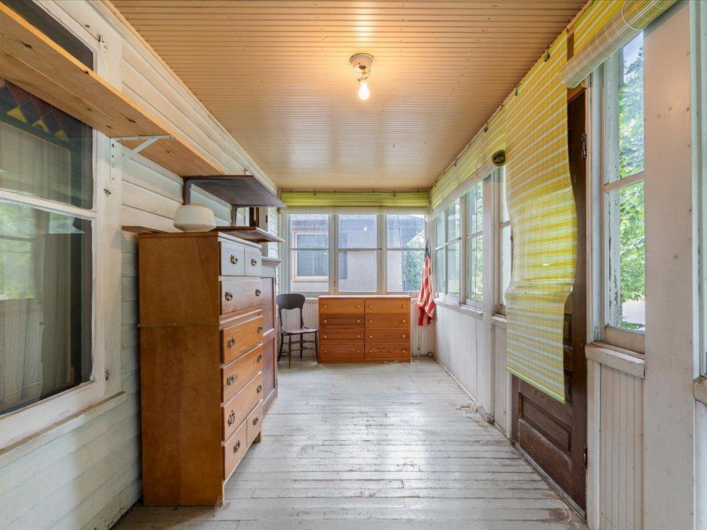 1916 single family home for sale at 824 10th Avenue NE in Brainerd, MN — 3 bed, 1 bath (photo 10 of 26)