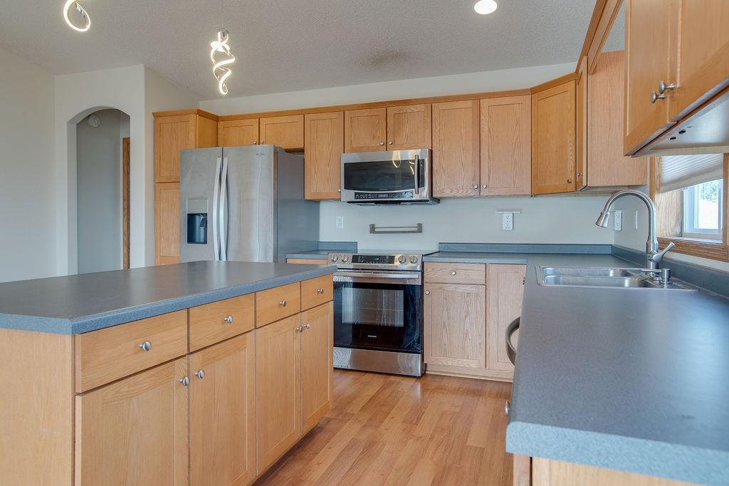 2007 twin home for sale at 4793 HARVEST Drive S in Fargo, ND — 3 bed, 2 bath (photo 11 of 35)