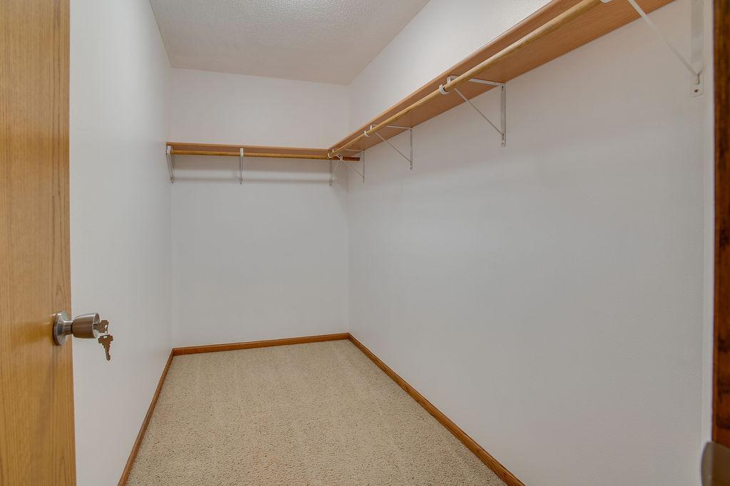 2007 twin home for sale at 4793 HARVEST Drive S in Fargo, ND — 3 bed, 2 bath (photo 18 of 35)