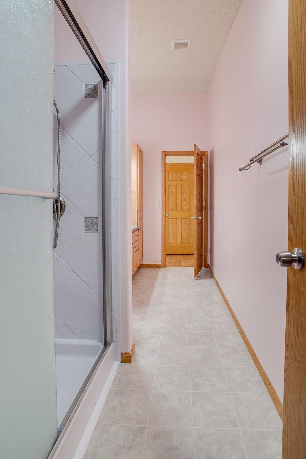 2007 twin home for sale at 4793 HARVEST Drive S in Fargo, ND — 3 bed, 2 bath (photo 19 of 35)