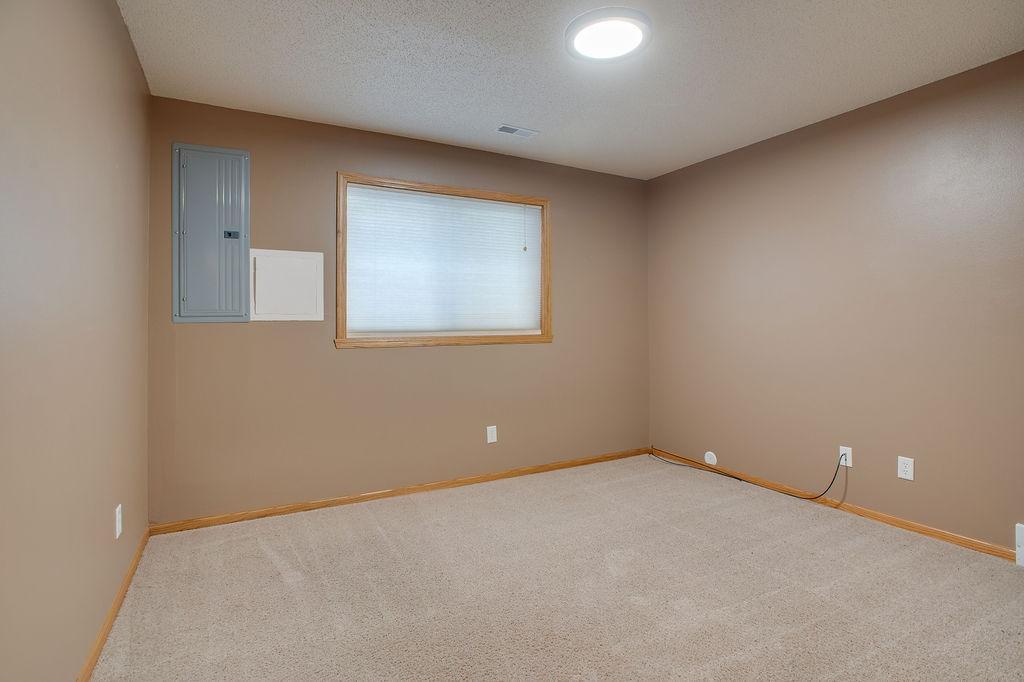 2007 twin home for sale at 4793 HARVEST Drive S in Fargo, ND — 3 bed, 2 bath (photo 25 of 35)