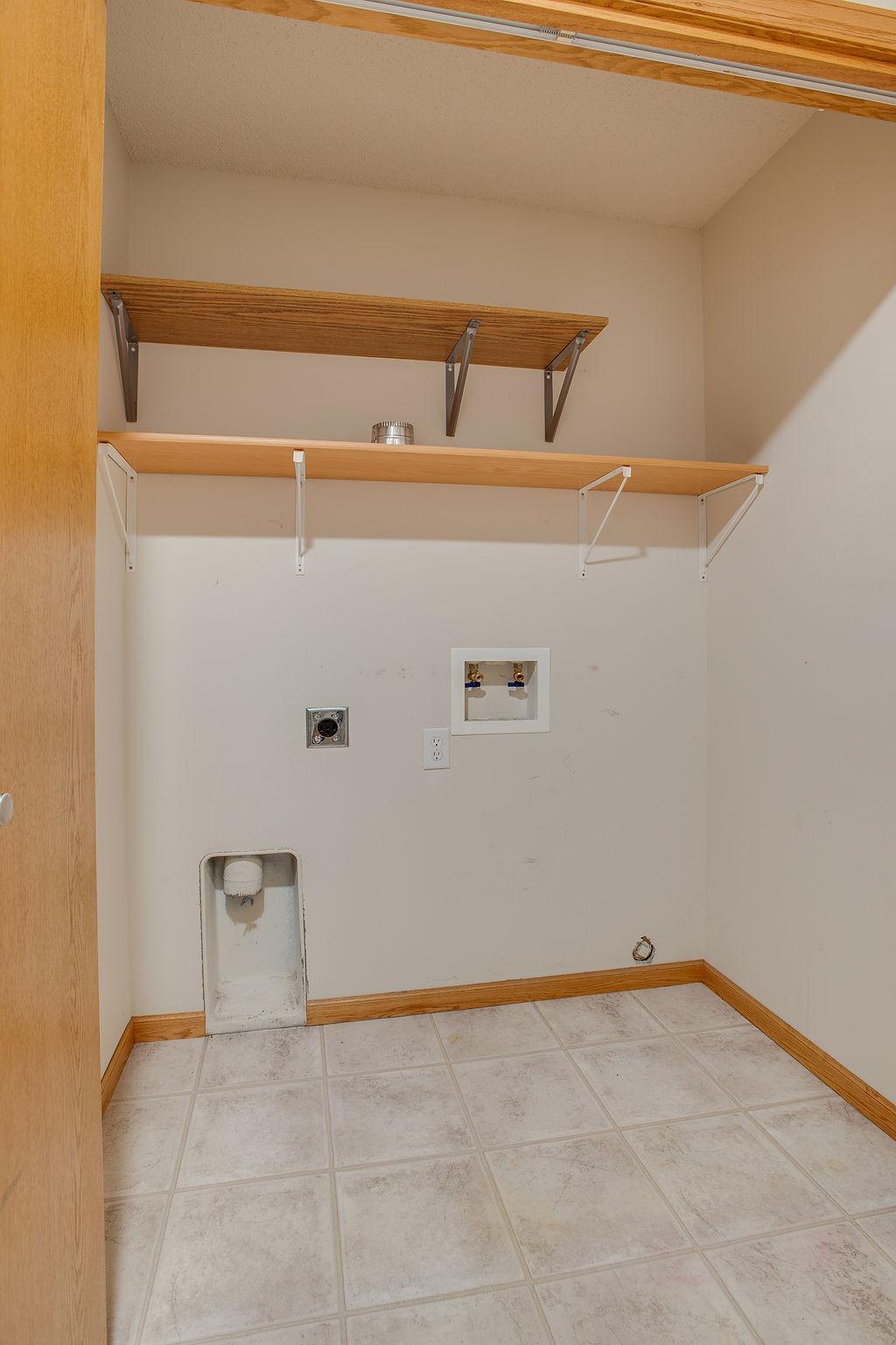 2007 twin home for sale at 4793 HARVEST Drive S in Fargo, ND — 3 bed, 2 bath (photo 31 of 35)