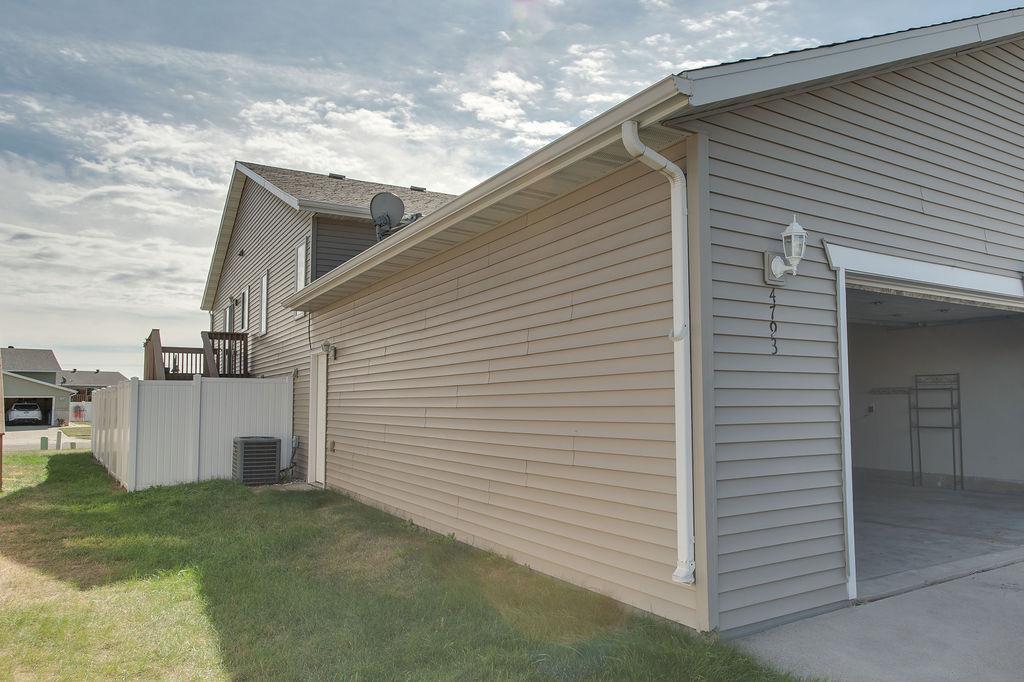 2007 twin home for sale at 4793 HARVEST Drive S in Fargo, ND — 3 bed, 2 bath (photo 35 of 35)