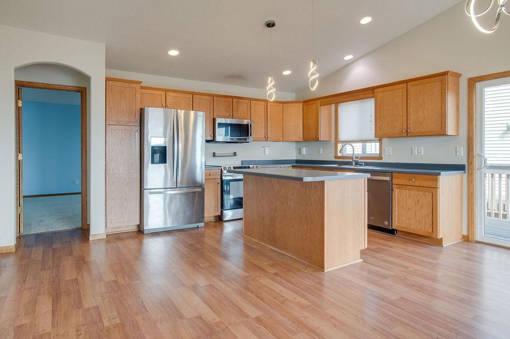 2007 twin home for sale at 4793 HARVEST Drive S in Fargo, ND — 3 bed, 2 bath (photo 10 of 35)
