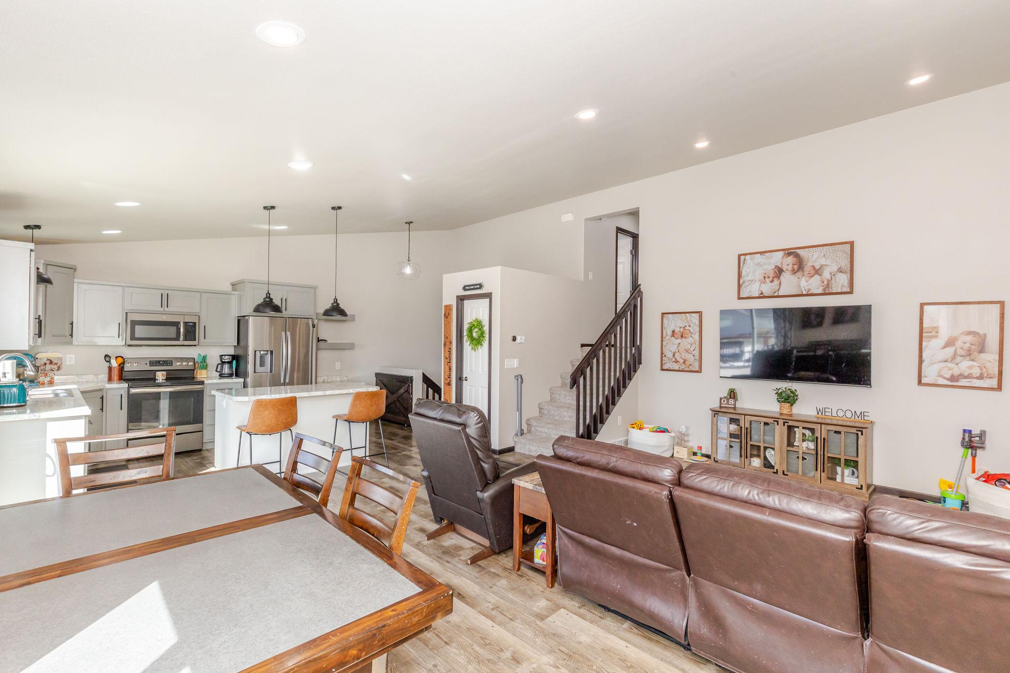 2018 single family home for sale at 8081 GOLDFINCH Drive in Horace, ND — 3 bed, 3 bath (photo 12 of 52)