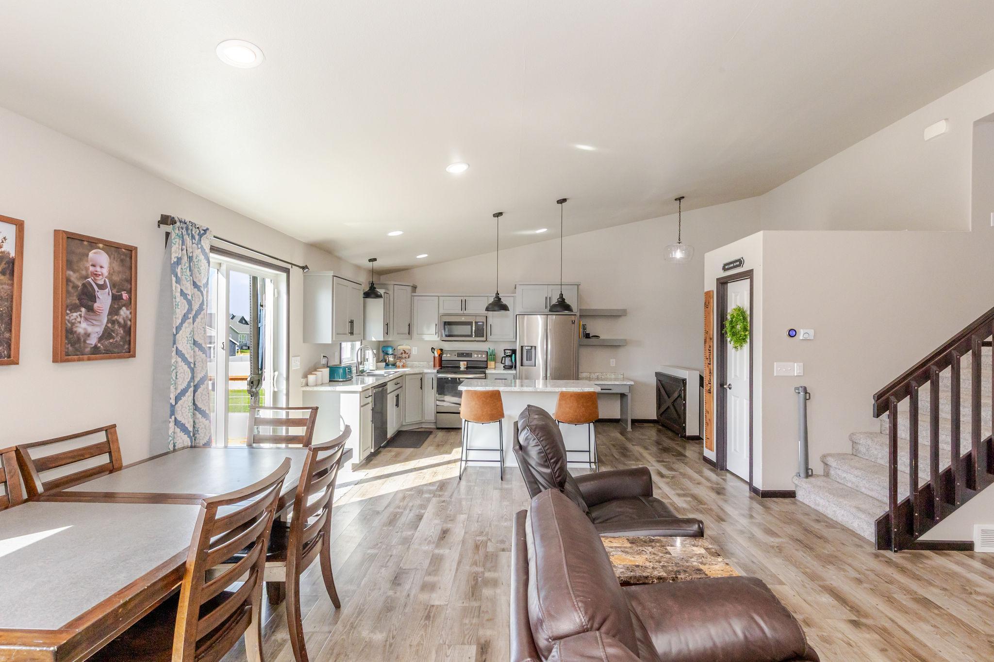 2018 single family home for sale at 8081 GOLDFINCH Drive in Horace, ND — 3 bed, 3 bath (photo 13 of 52)
