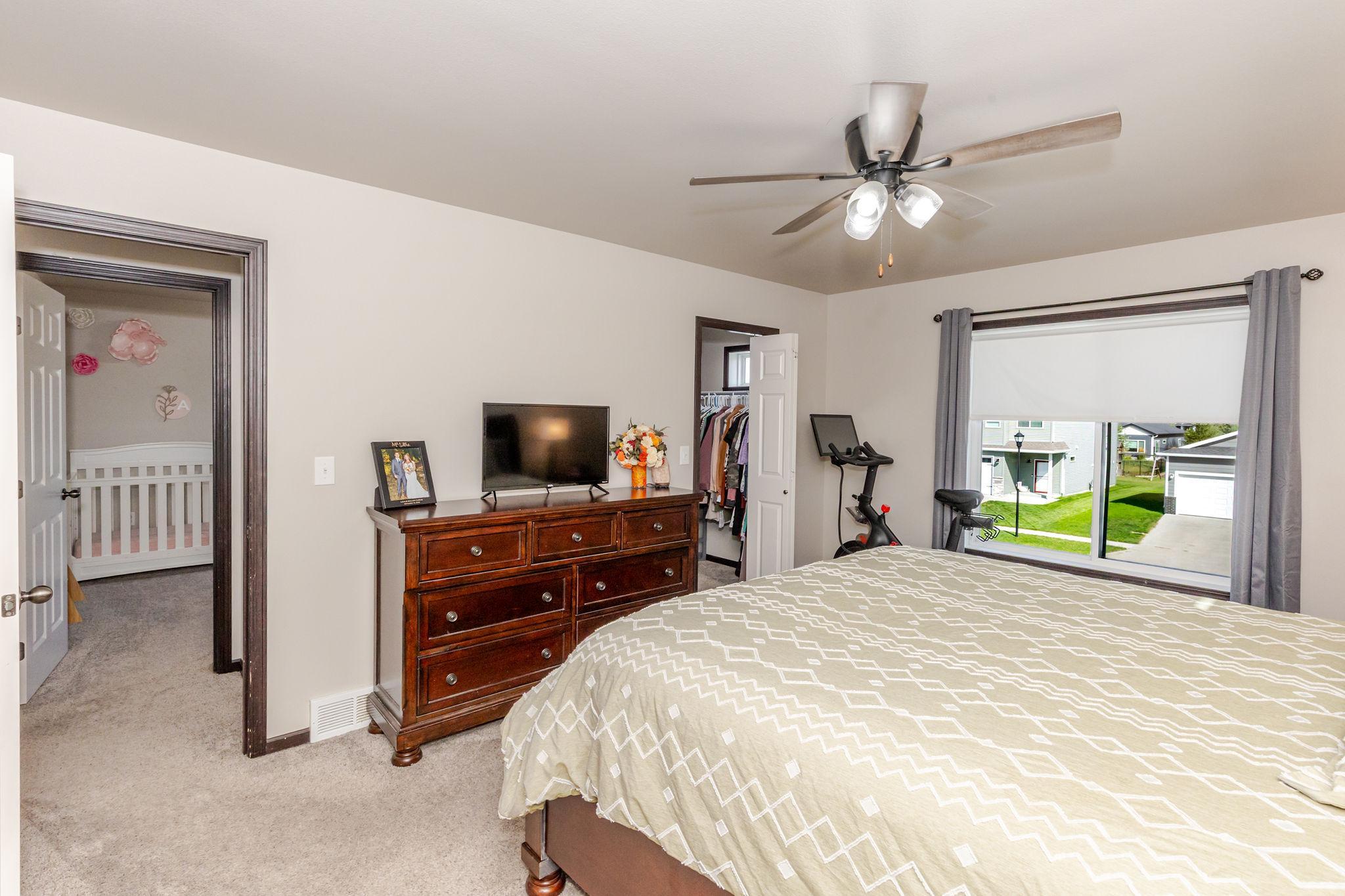 2018 single family home for sale at 8081 GOLDFINCH Drive in Horace, ND — 3 bed, 3 bath (photo 19 of 52)