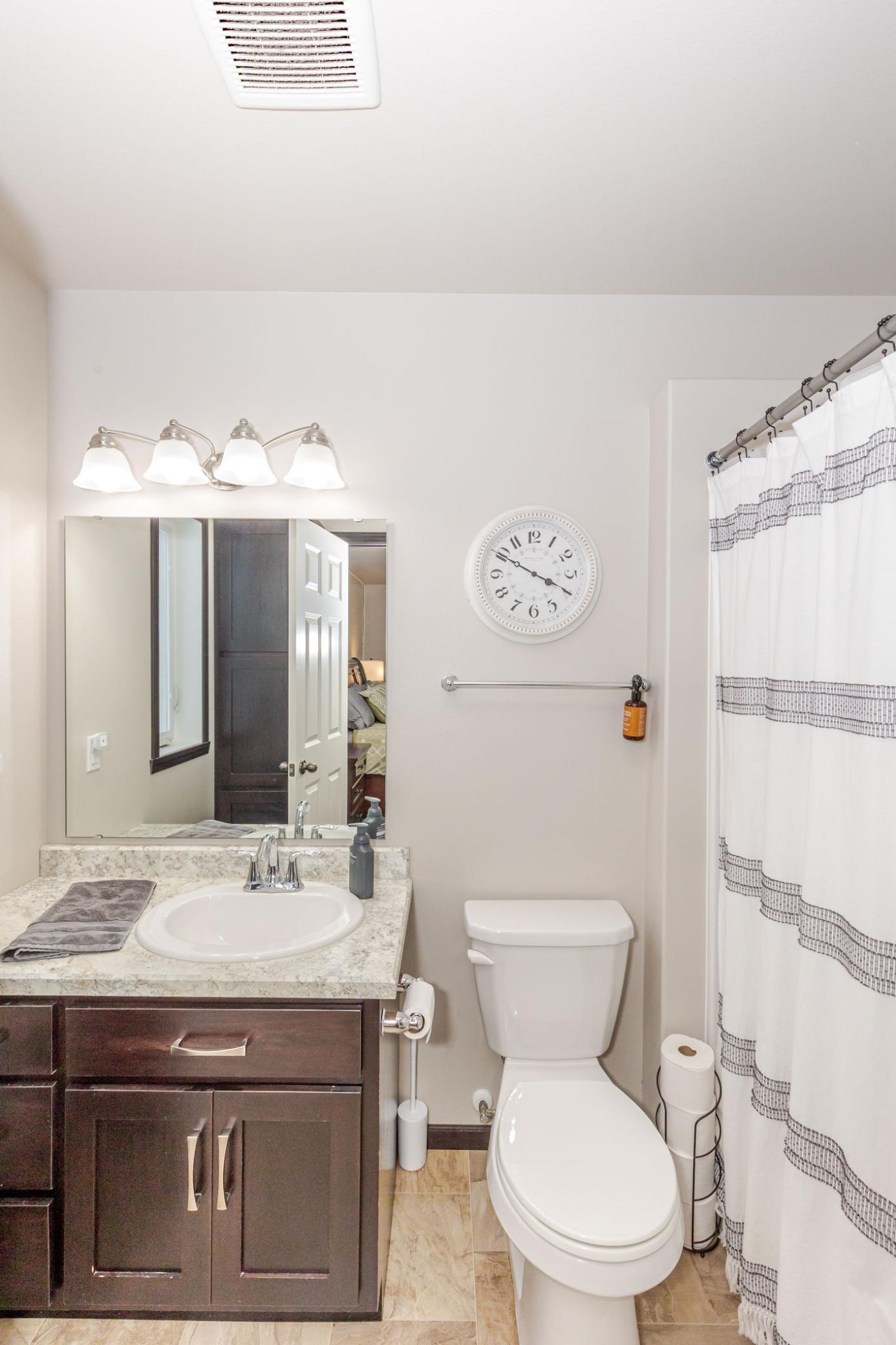 2018 single family home for sale at 8081 GOLDFINCH Drive in Horace, ND — 3 bed, 3 bath (photo 21 of 52)