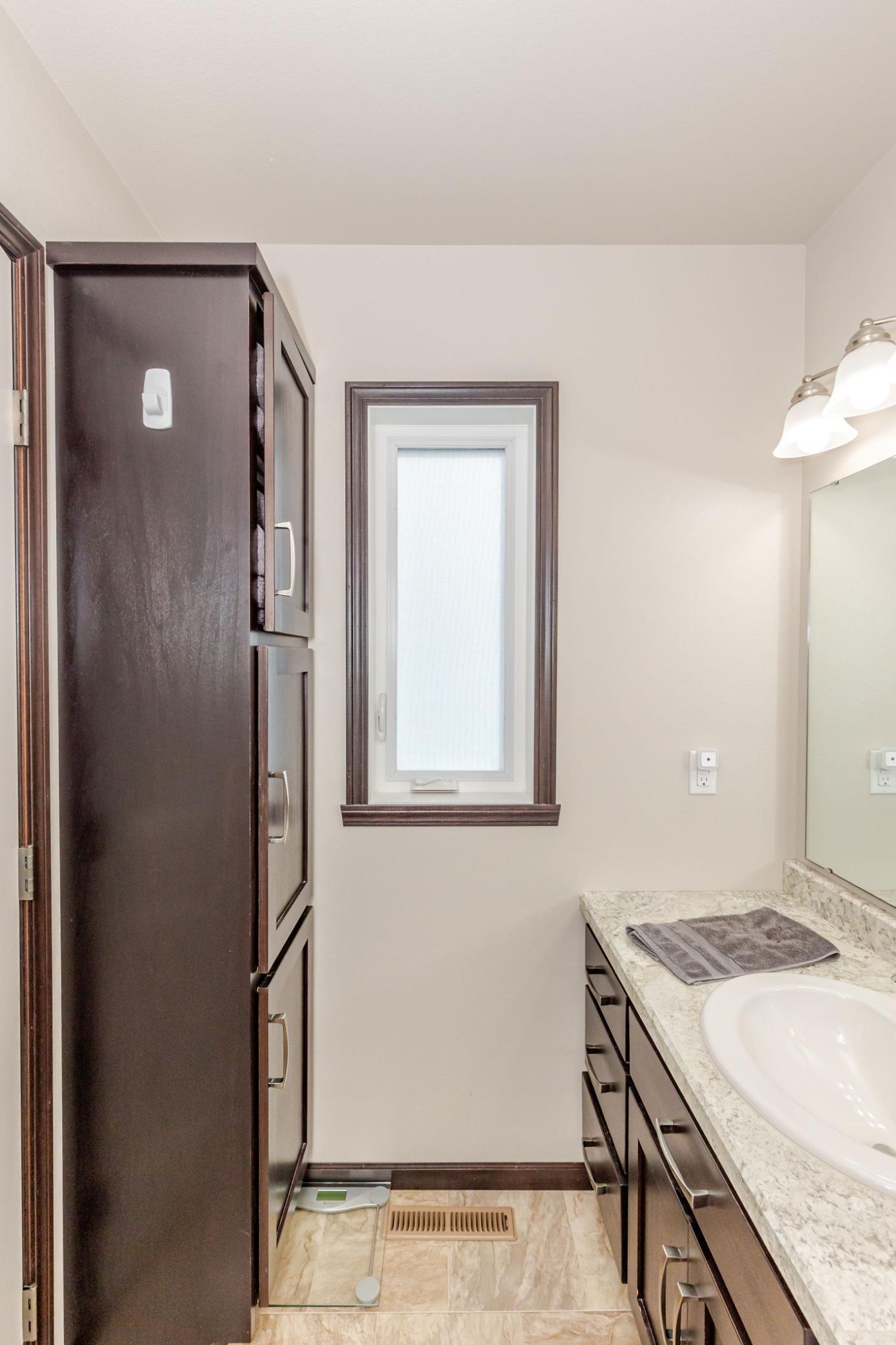 2018 single family home for sale at 8081 GOLDFINCH Drive in Horace, ND — 3 bed, 3 bath (photo 22 of 52)