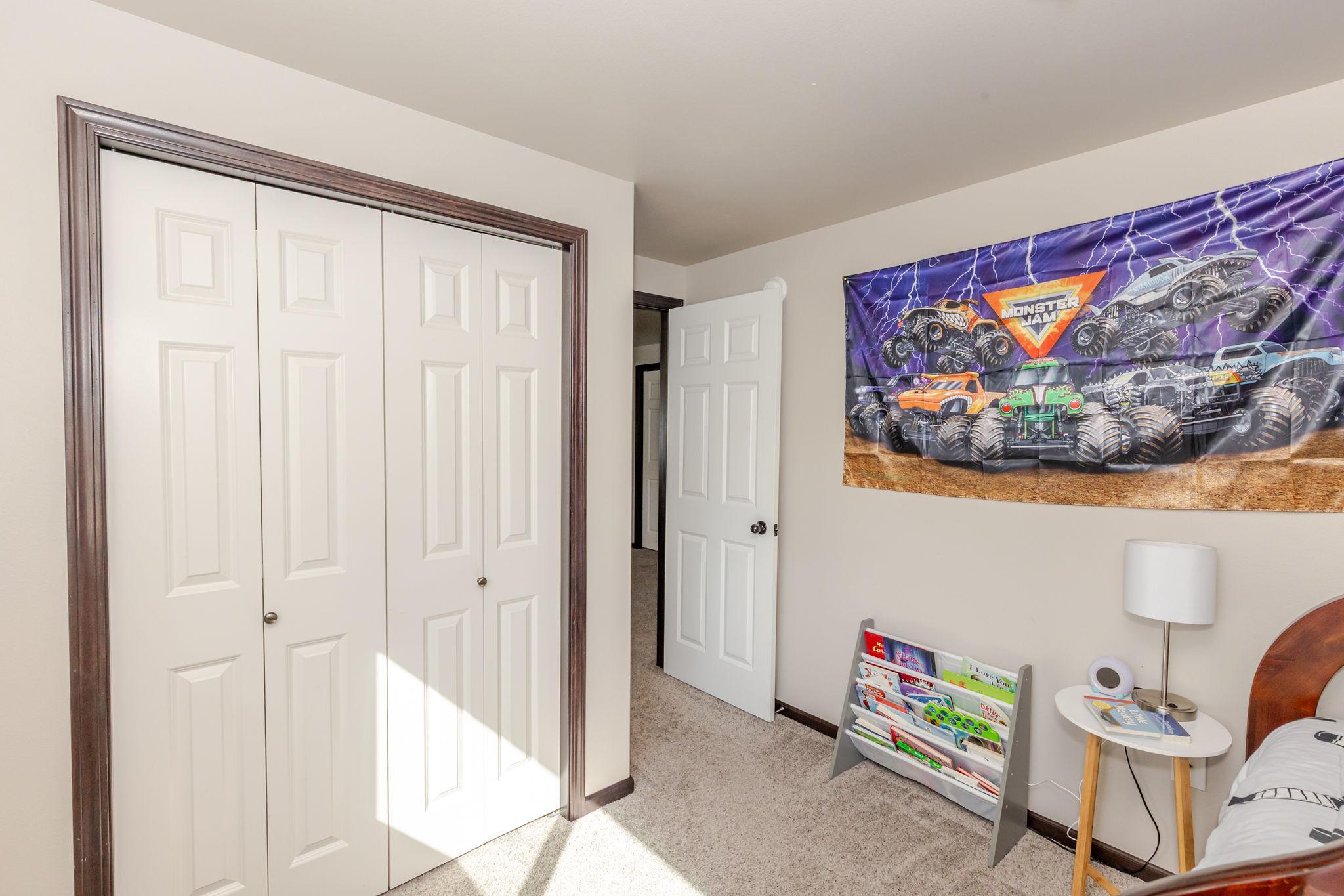 2018 single family home for sale at 8081 GOLDFINCH Drive in Horace, ND — 3 bed, 3 bath (photo 32 of 52)
