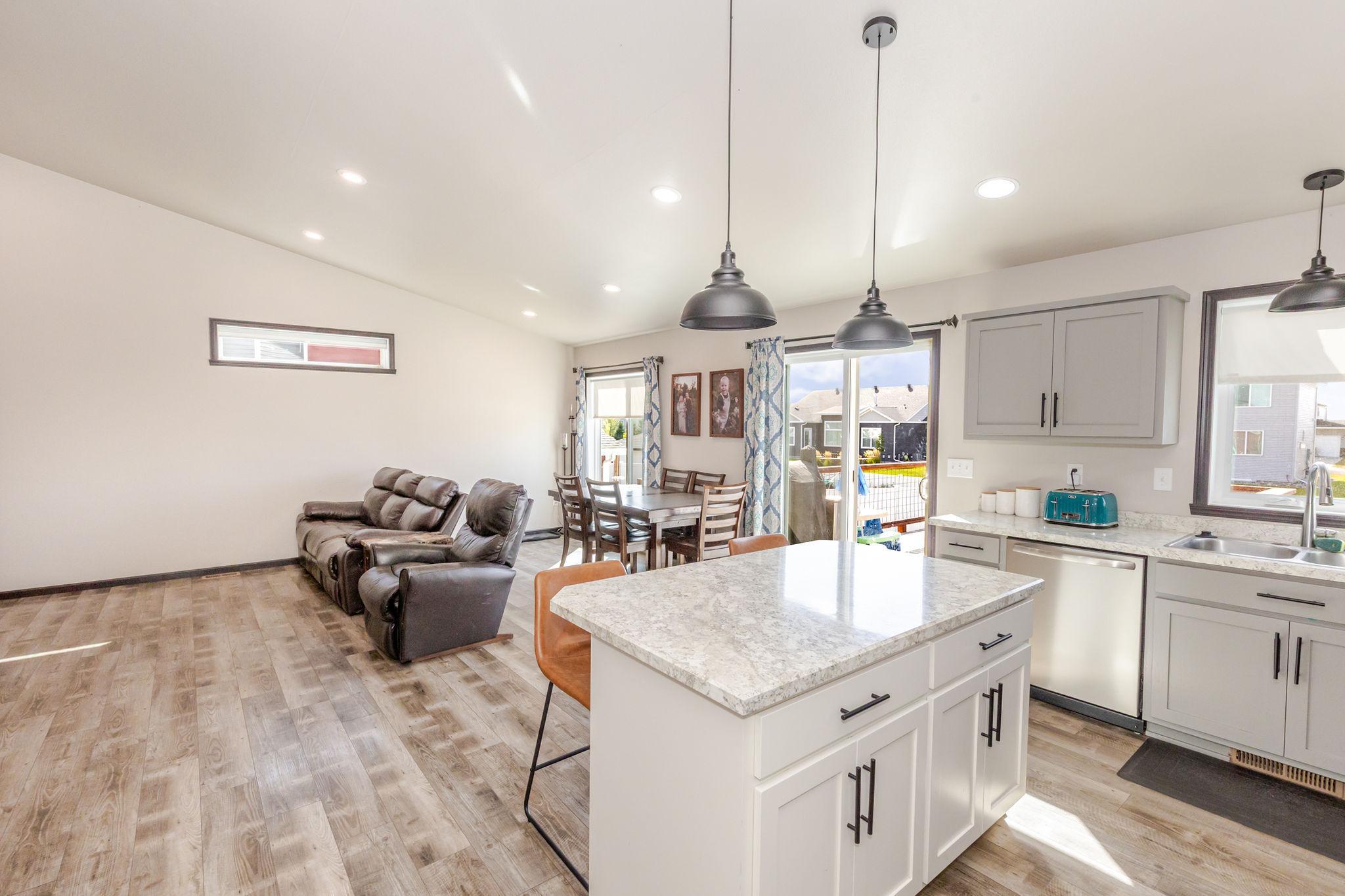 2018 single family home for sale at 8081 GOLDFINCH Drive in Horace, ND — 3 bed, 3 bath (photo 5 of 52)