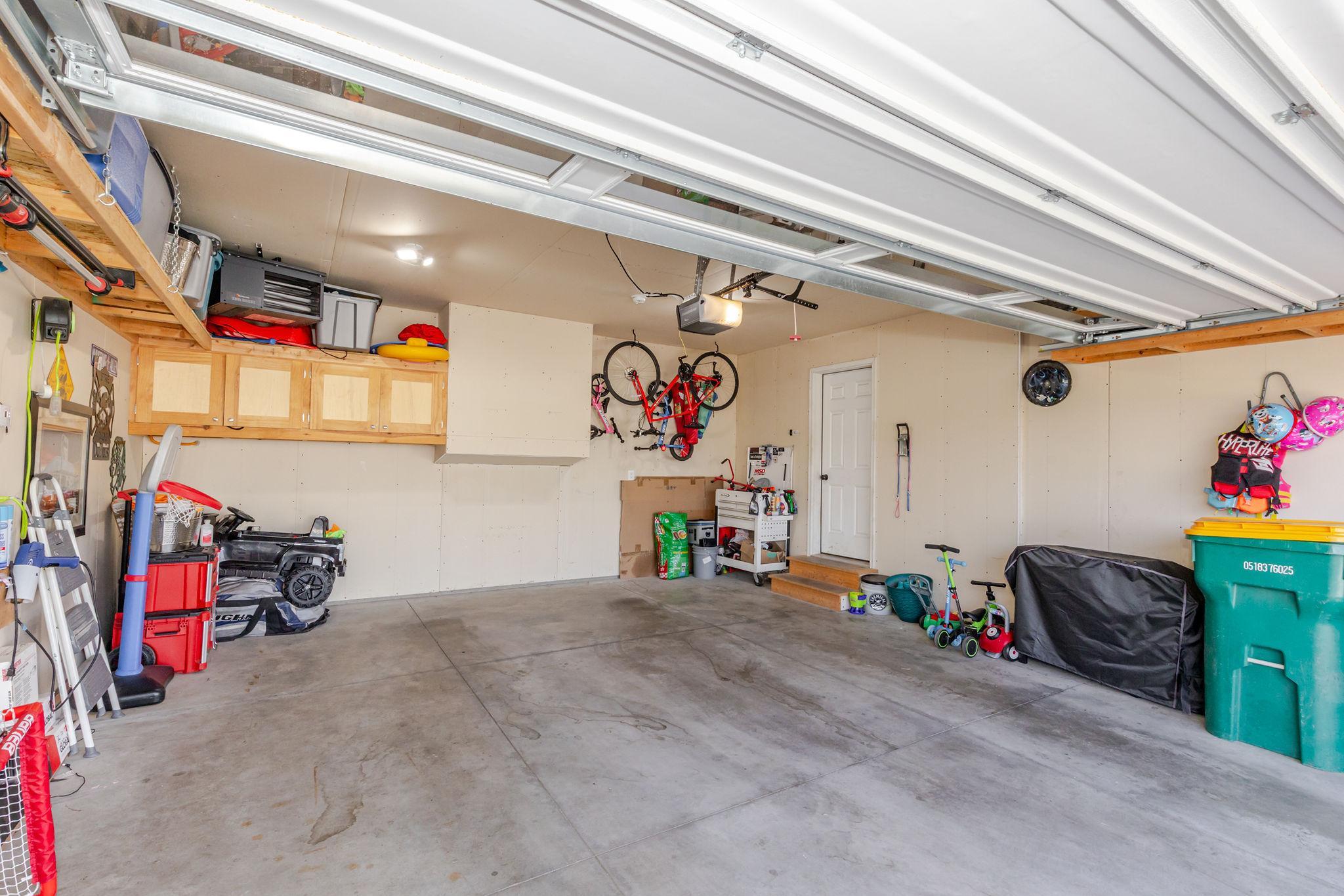 2018 single family home for sale at 8081 GOLDFINCH Drive in Horace, ND — 3 bed, 3 bath (photo 41 of 52)
