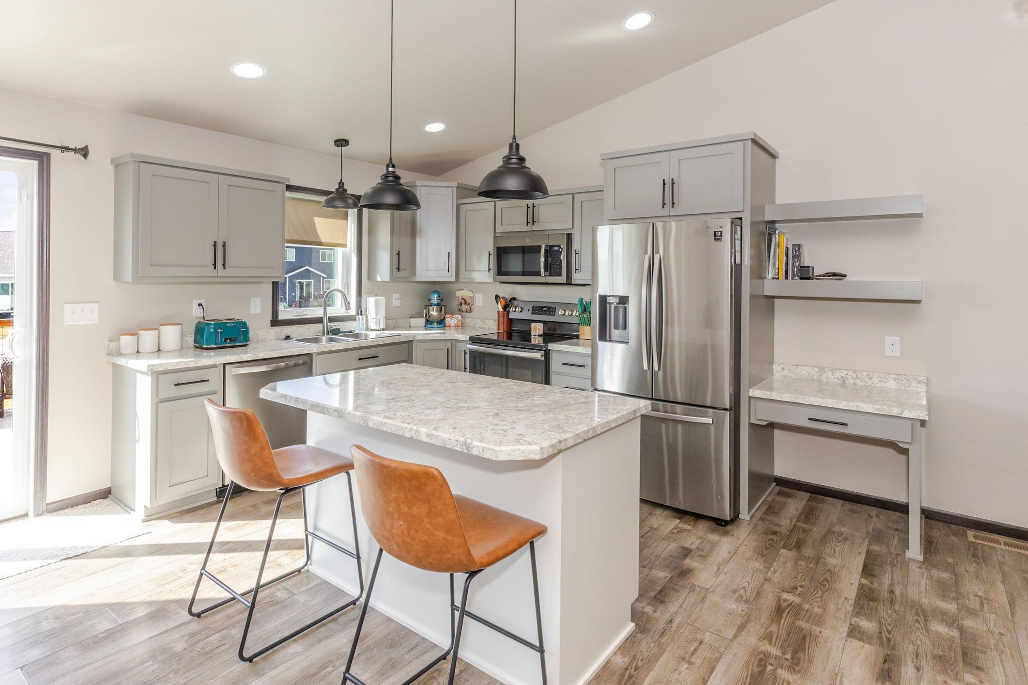 2018 single family home for sale at 8081 GOLDFINCH Drive in Horace, ND — 3 bed, 3 bath (photo 6 of 52)