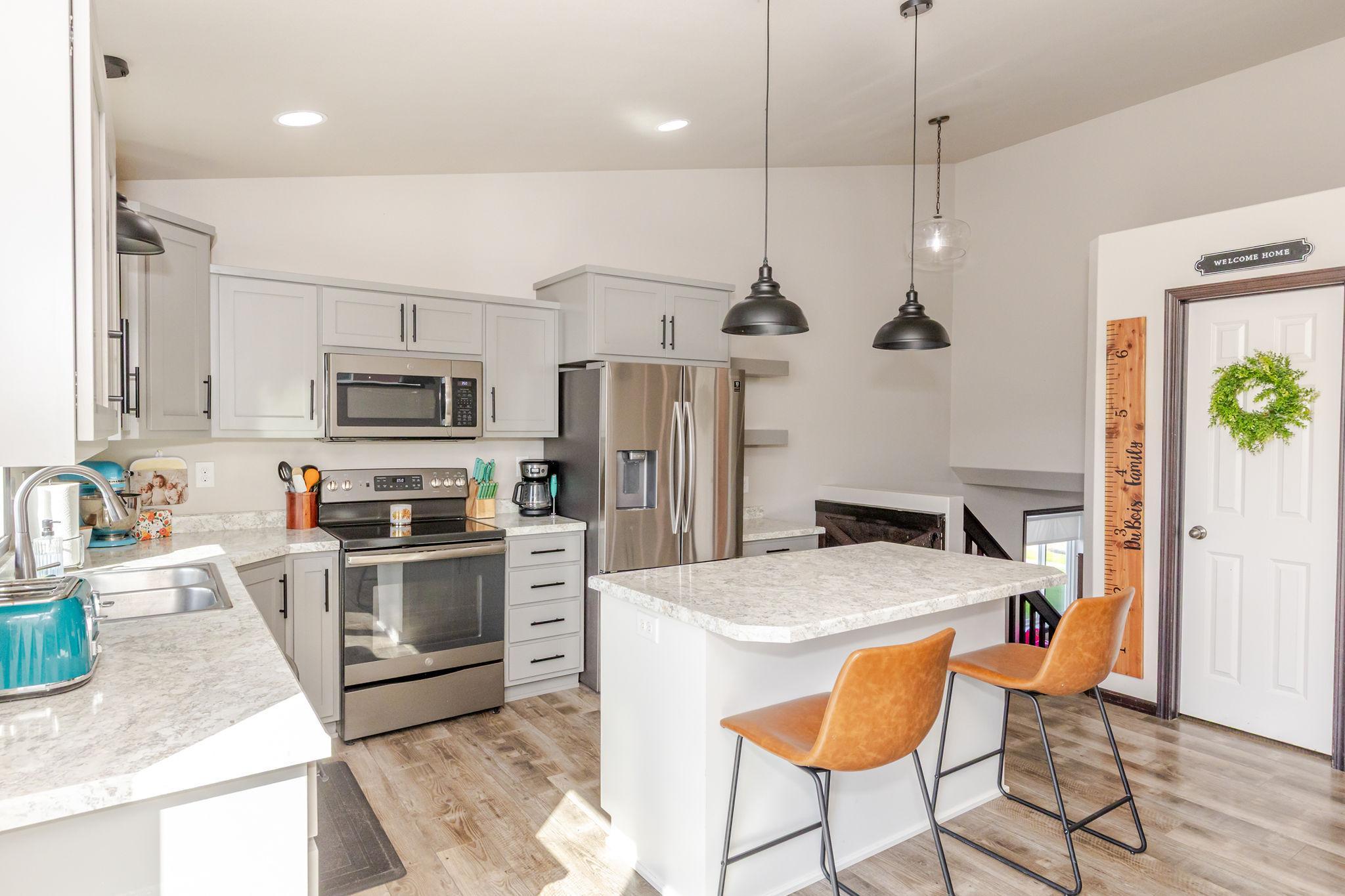 2018 single family home for sale at 8081 GOLDFINCH Drive in Horace, ND — 3 bed, 3 bath (photo 7 of 52)