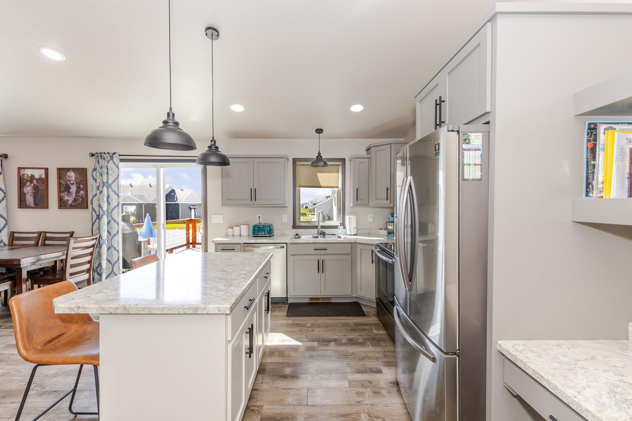 2018 single family home for sale at 8081 GOLDFINCH Drive in Horace, ND — 3 bed, 3 bath (photo 9 of 52)