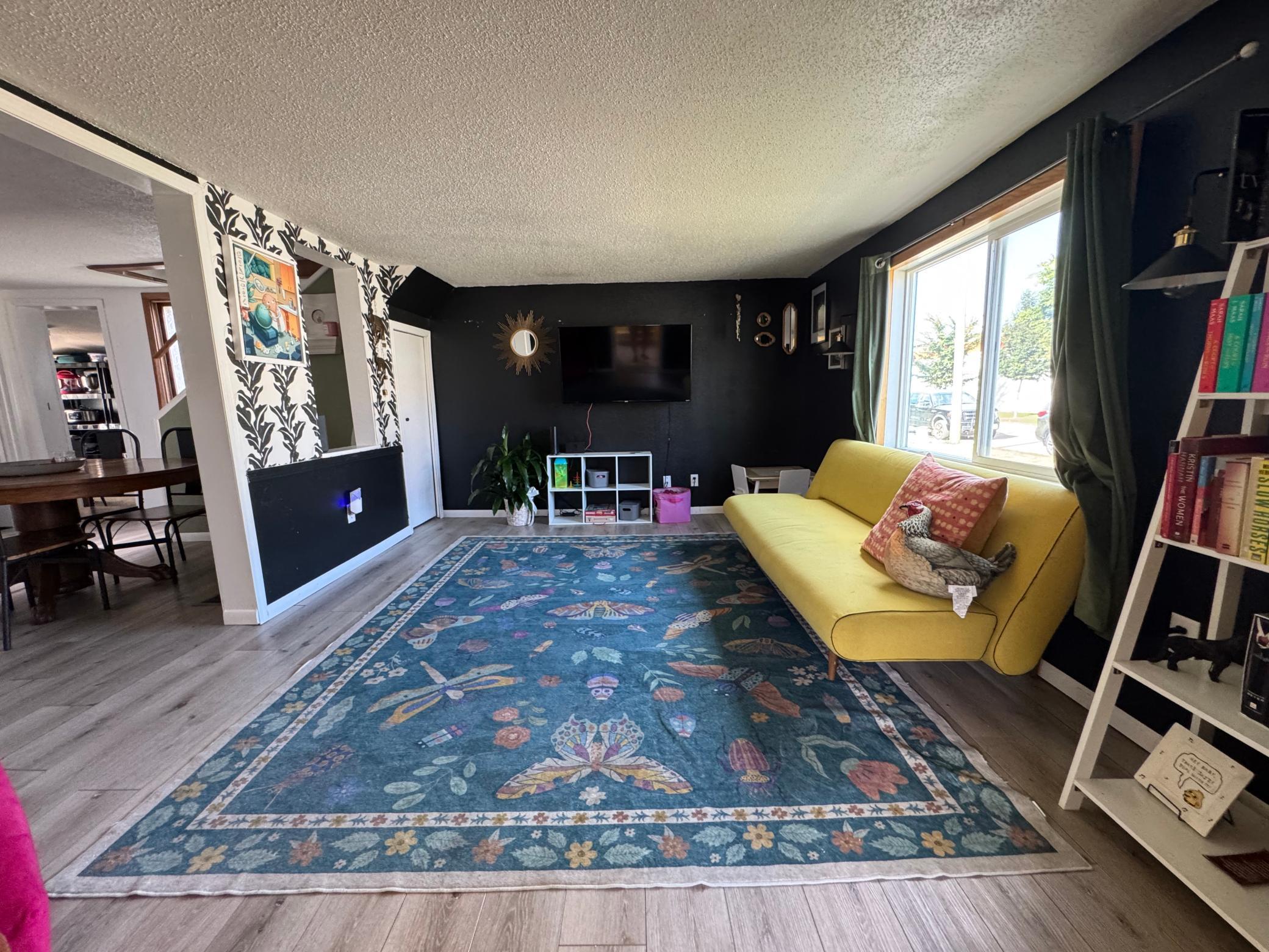 1900 single family home for sale at 219 16th Street N in Moorhead, MN — 3 bed, 1 bath (photo 2 of 24)