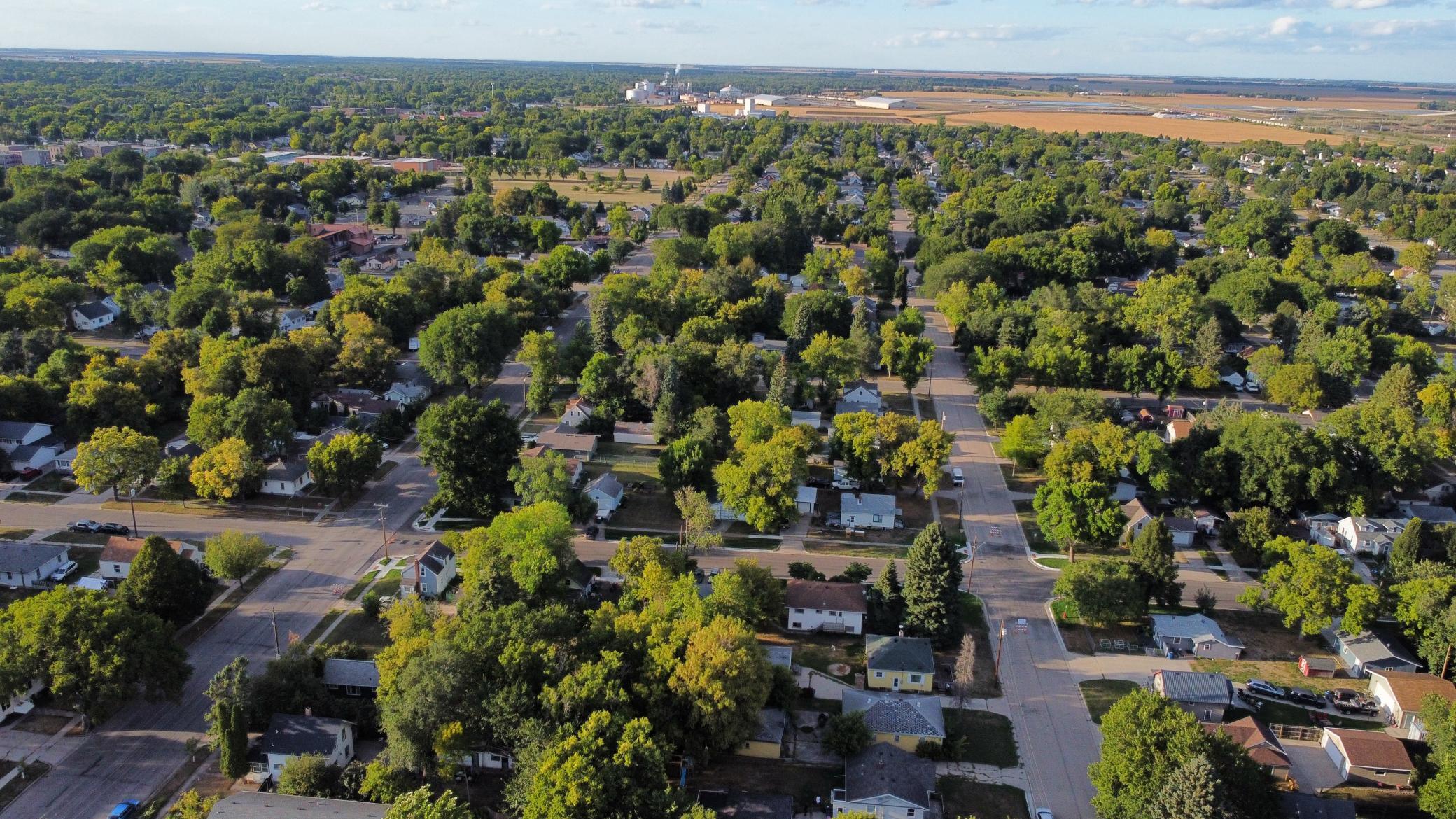 1900 single family home for sale at 219 16th Street N in Moorhead, MN — 3 bed, 1 bath (photo 23 of 24)