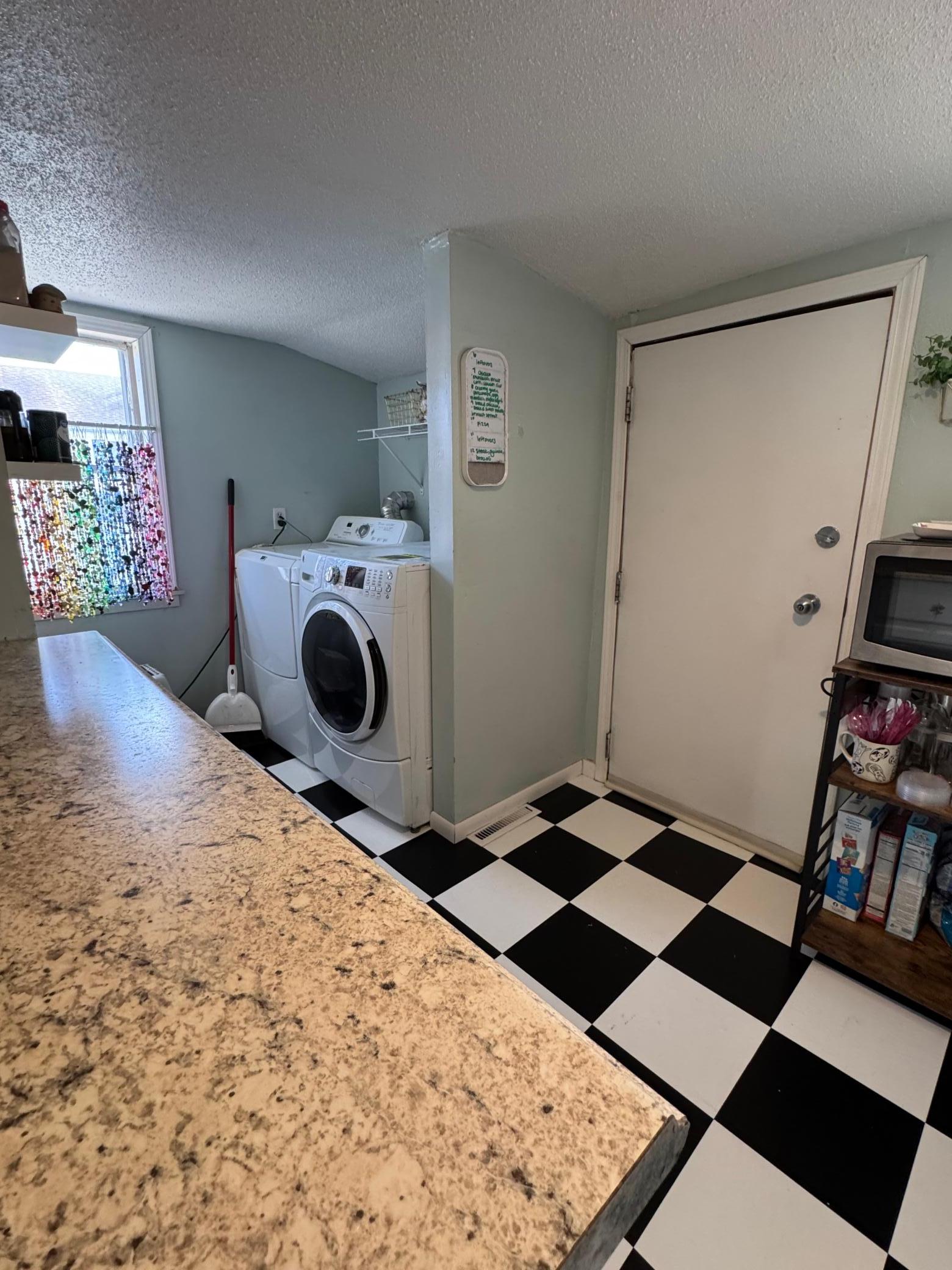 1900 single family home for sale at 219 16th Street N in Moorhead, MN — 3 bed, 1 bath (photo 6 of 24)