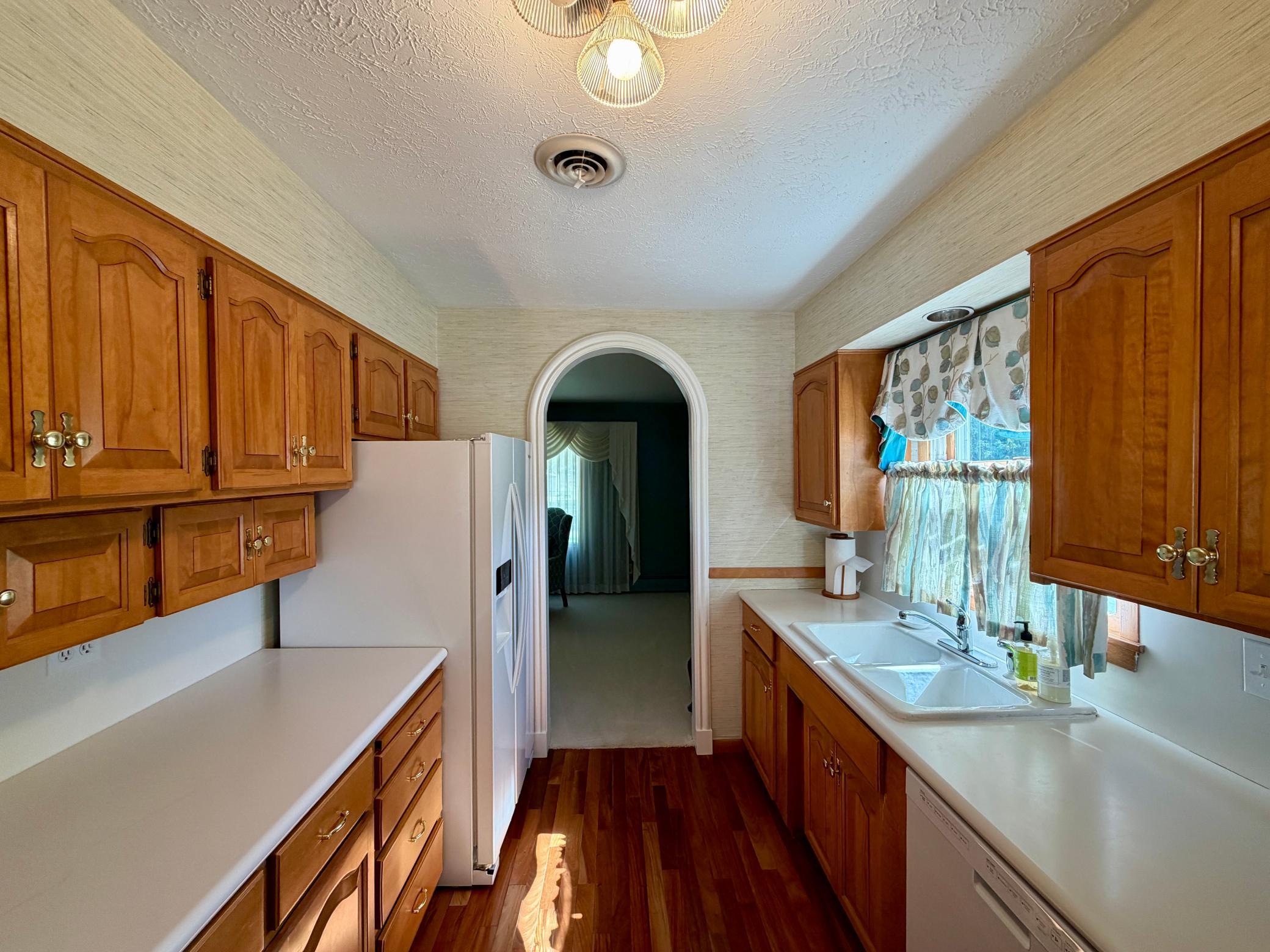 1957 single family home for sale at 1117 1st Street S in Moorhead, MN — 3 bed, 2 bath (photo 5 of 20)