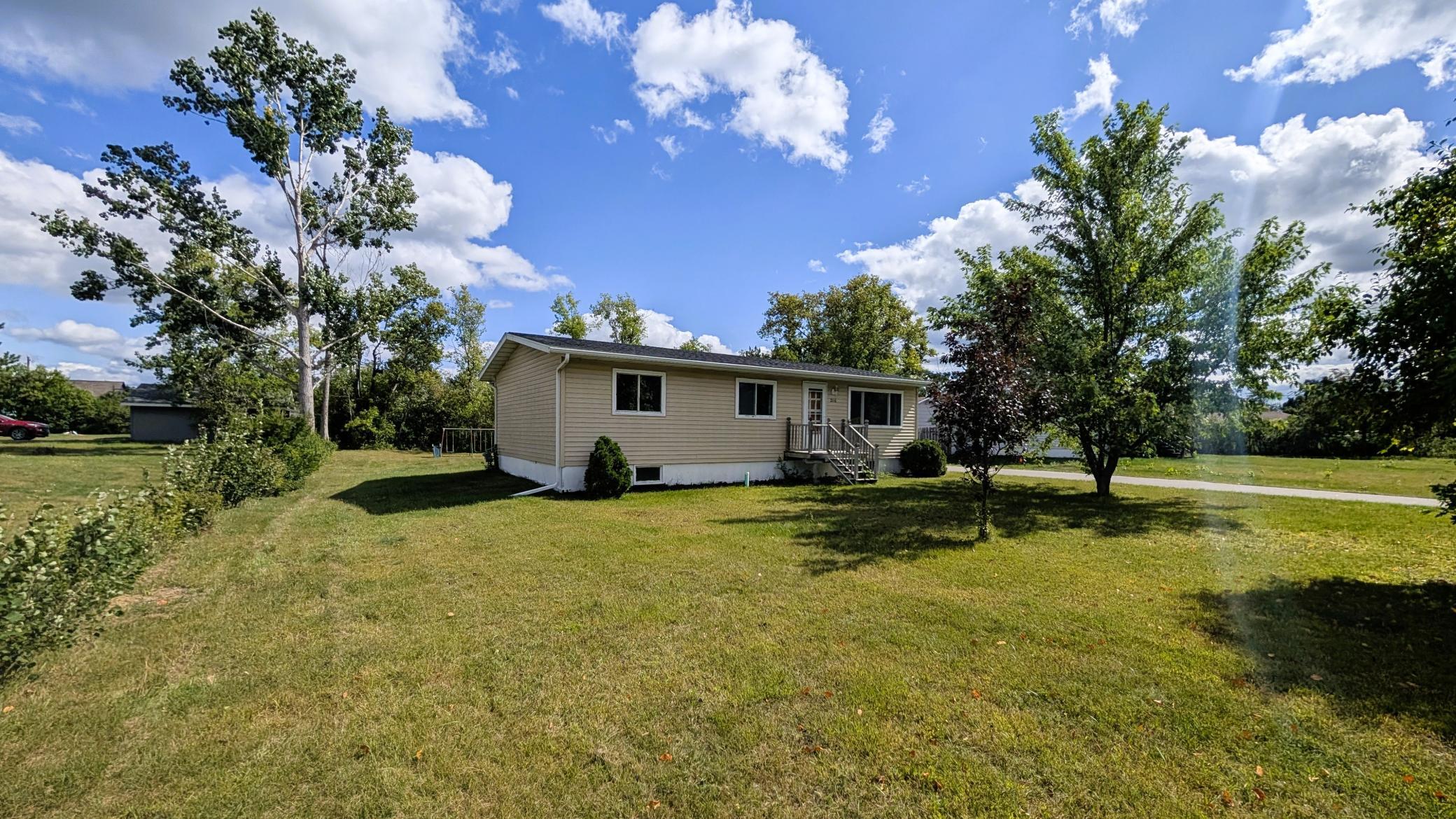1980 single family home for sale at 216 Stoner Avenue SE in Bemidji, MN — 3 bed, 2 bath