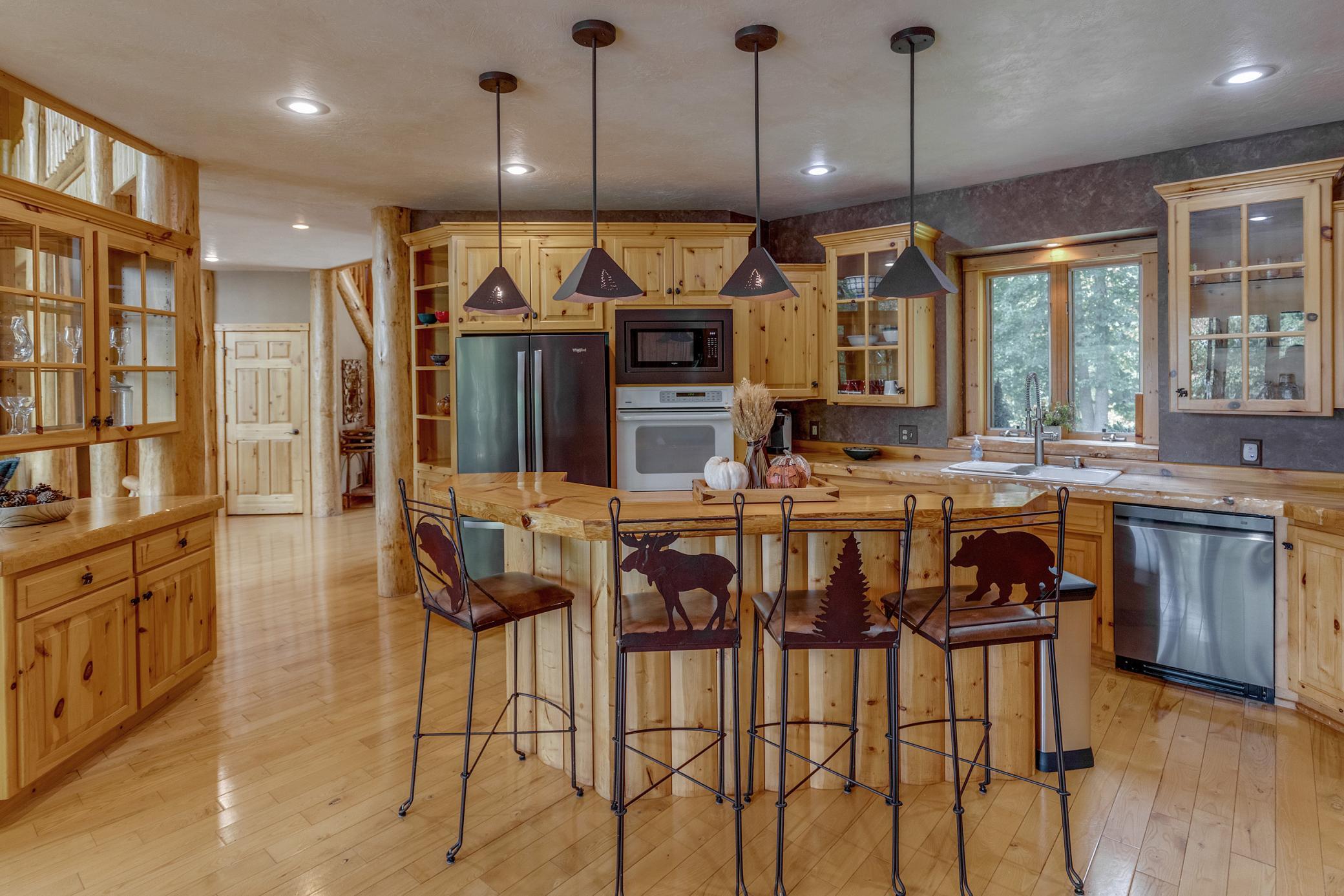 2002 single family home for sale at 12402 ABC Drive in Crosslake, MN — 4 bed, 3 bath (photo 14 of 69)