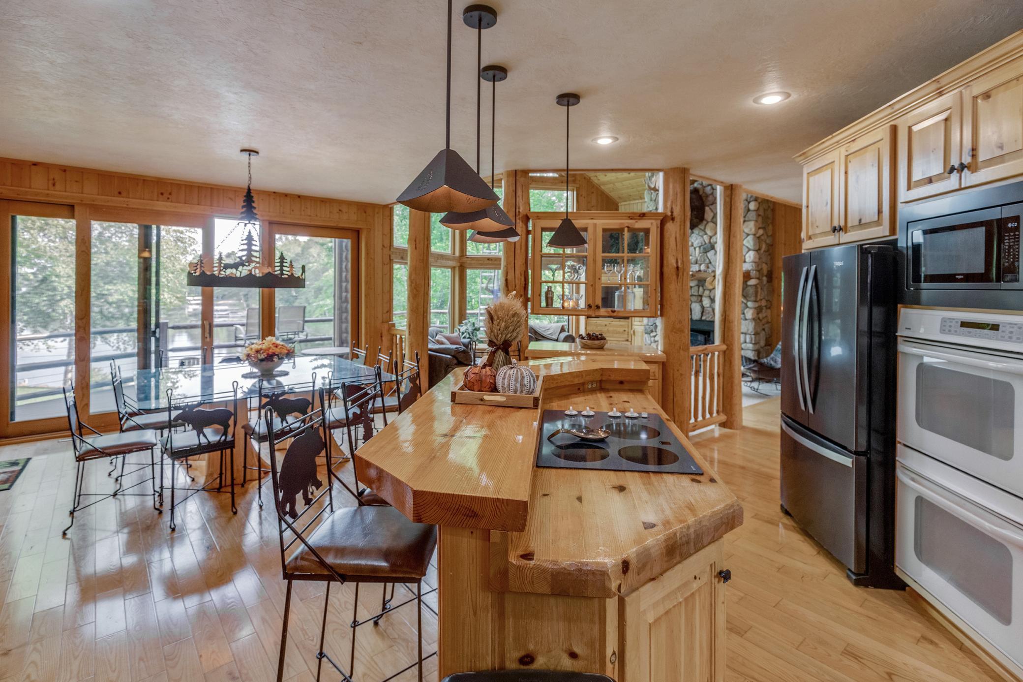 2002 single family home for sale at 12402 ABC Drive in Crosslake, MN — 4 bed, 3 bath (photo 15 of 69)