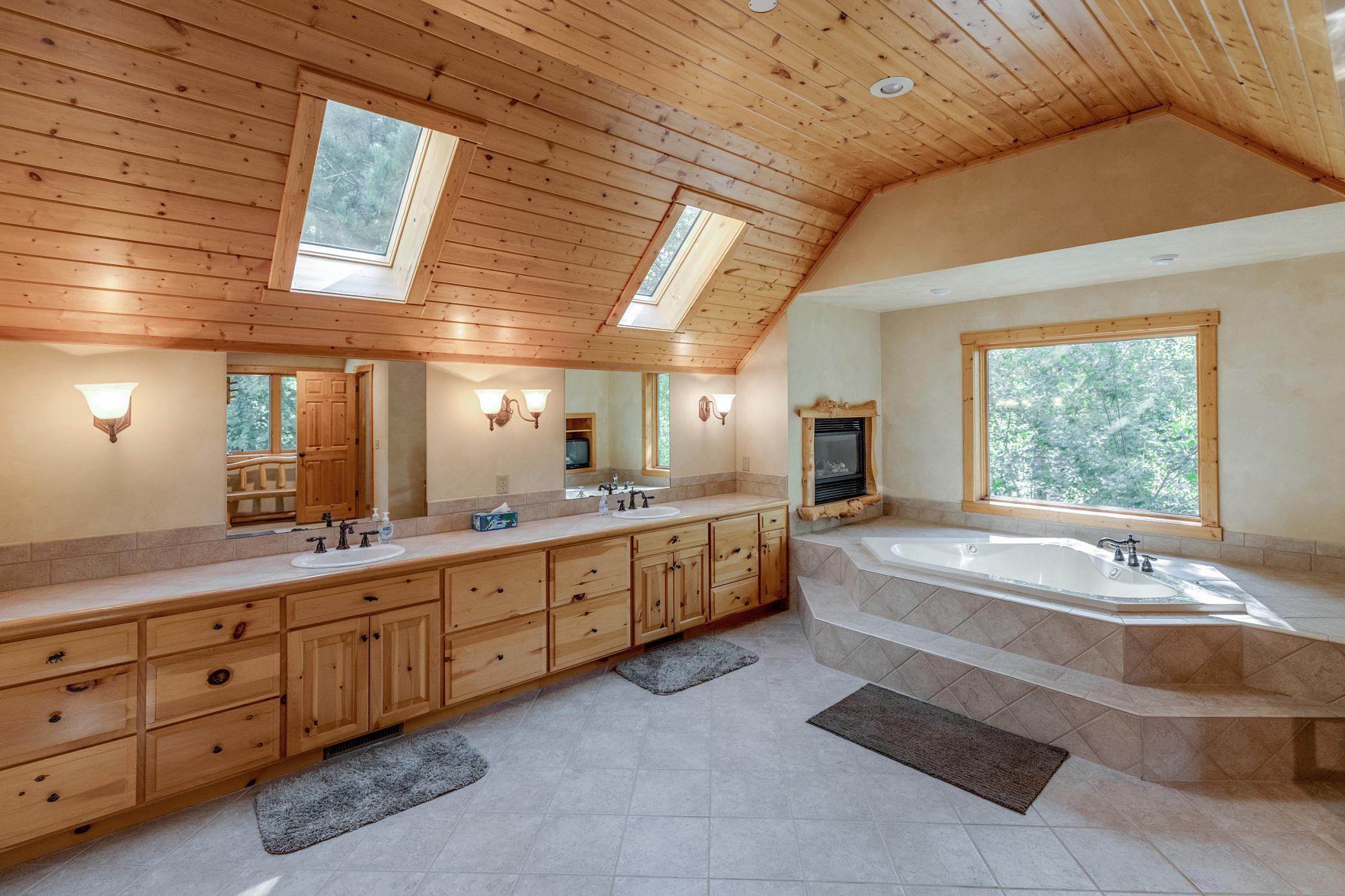 2002 single family home for sale at 12402 ABC Drive in Crosslake, MN — 4 bed, 3 bath (photo 39 of 69)