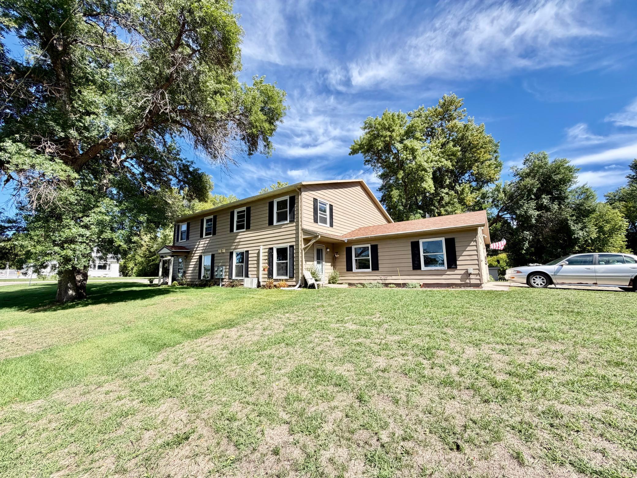 1976 home for sale at 319 1st Avenue NW in Rothsay, MN — 8 bed, 8 bath (photo 2 of 40)