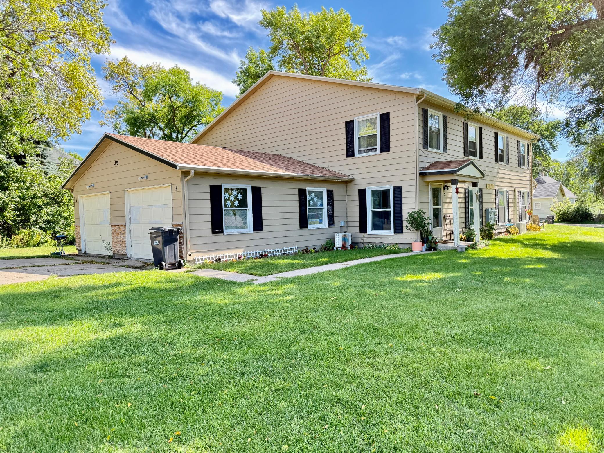 1976 home for sale at 319 1st Avenue NW in Rothsay, MN — 8 bed, 8 bath (photo 3 of 40)