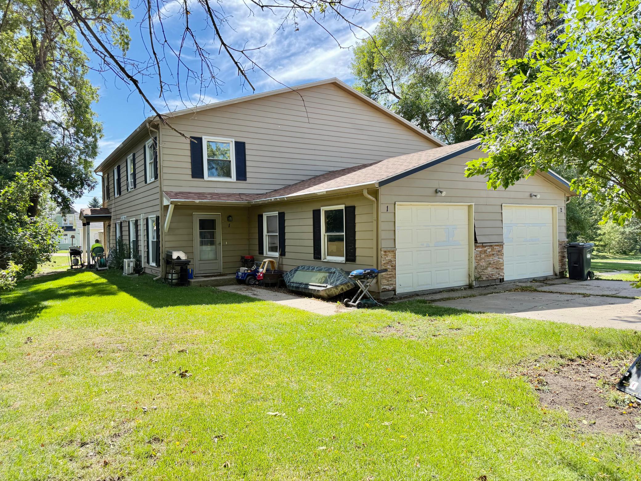 1976 home for sale at 319 1st Avenue NW in Rothsay, MN — 8 bed, 8 bath (photo 4 of 40)