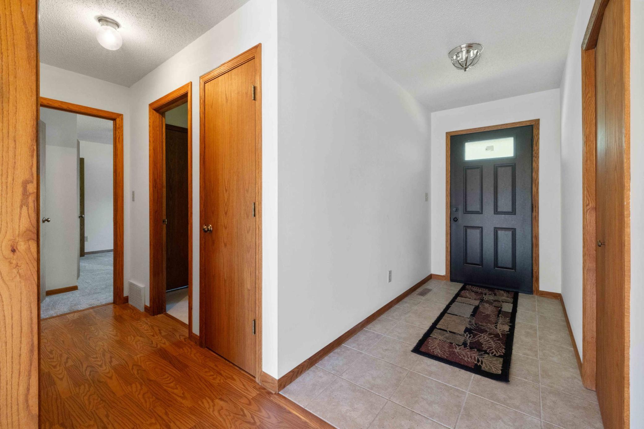 1990 single family home for sale at 4451 See Gull Cove in Brainerd, MN — 3 bed, 2 bath (photo 4 of 54)