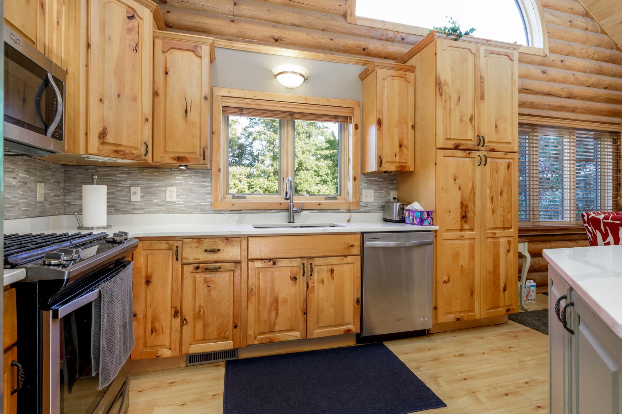 2003 single family home for sale at 4163 County Road 29 in Nisswa, MN — 5 bed, 3 bath (photo 2 of 37)