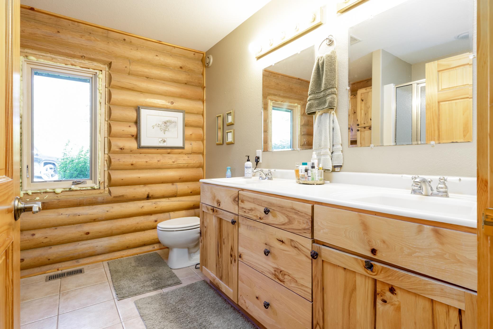 2003 single family home for sale at 4163 County Road 29 in Nisswa, MN — 5 bed, 3 bath (photo 8 of 37)