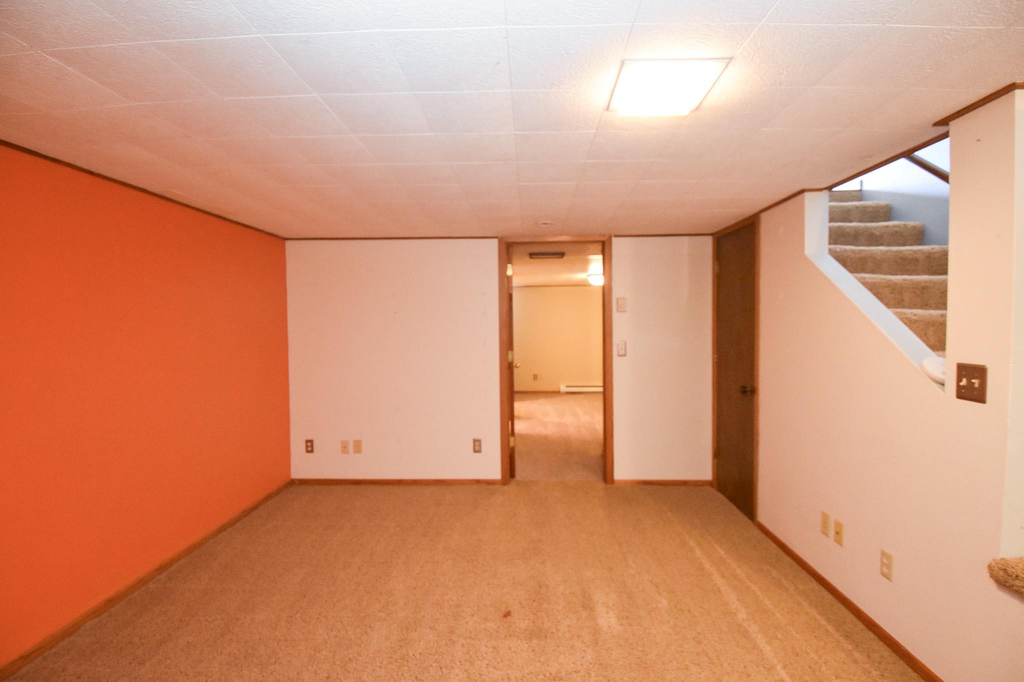 1977 condo for sale at 321 12 1/2 Avenue E in West Fargo, ND — 2 bed, 3 bath (photo 17 of 26)