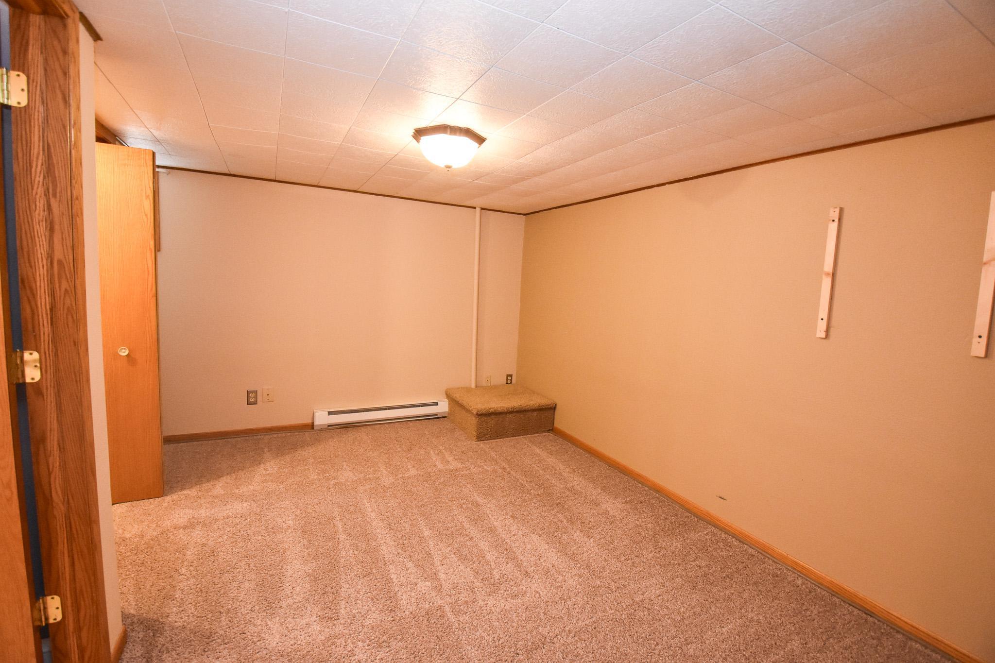 1977 condo for sale at 321 12 1/2 Avenue E in West Fargo, ND — 2 bed, 3 bath (photo 18 of 26)