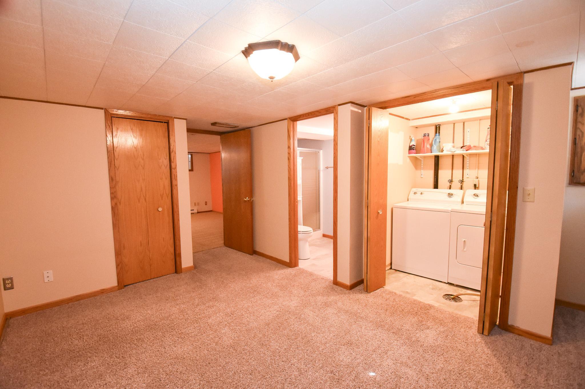 1977 condo for sale at 321 12 1/2 Avenue E in West Fargo, ND — 2 bed, 3 bath (photo 20 of 26)