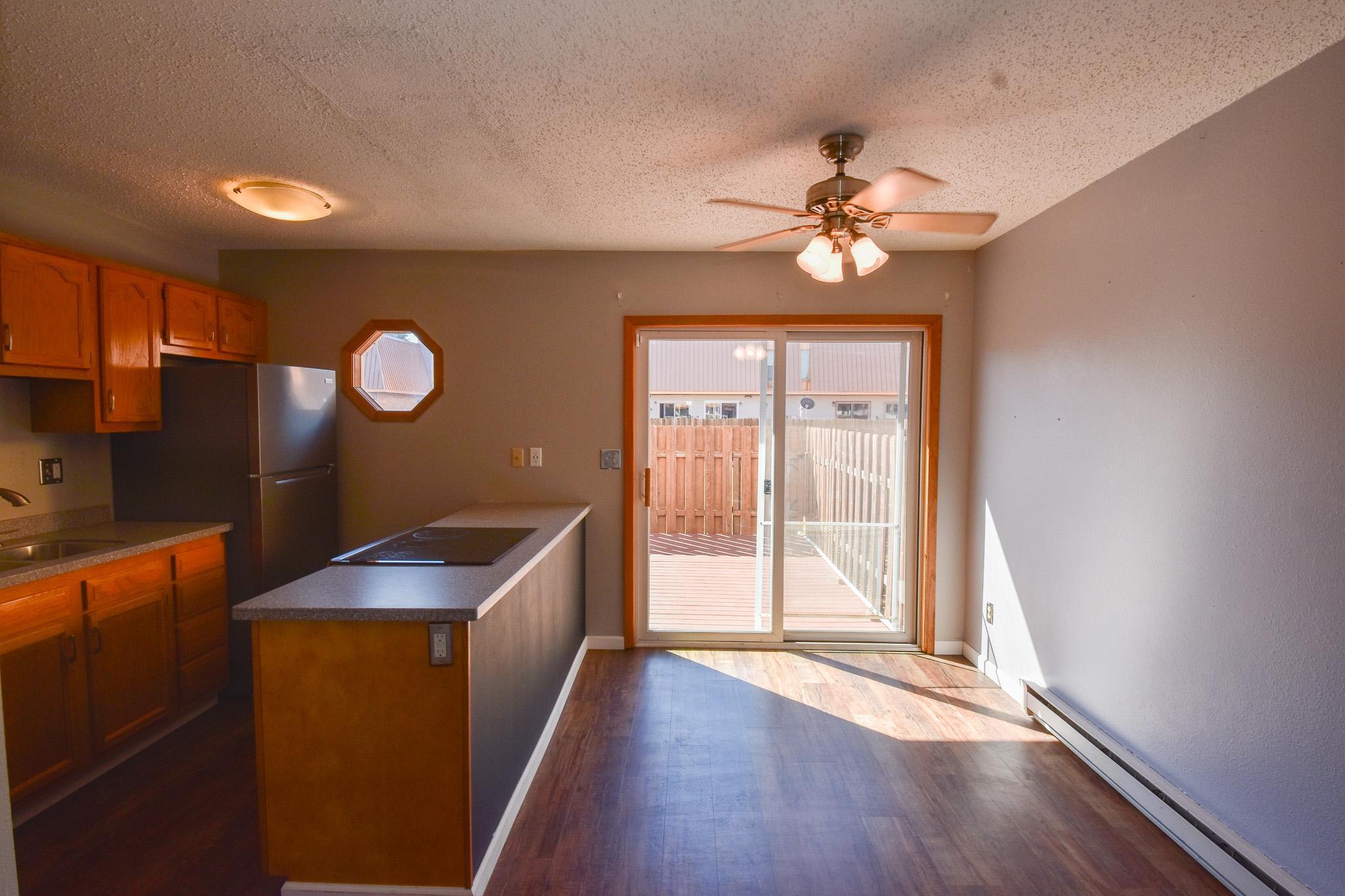 1977 condo for sale at 321 12 1/2 Avenue E in West Fargo, ND — 2 bed, 3 bath (photo 5 of 26)