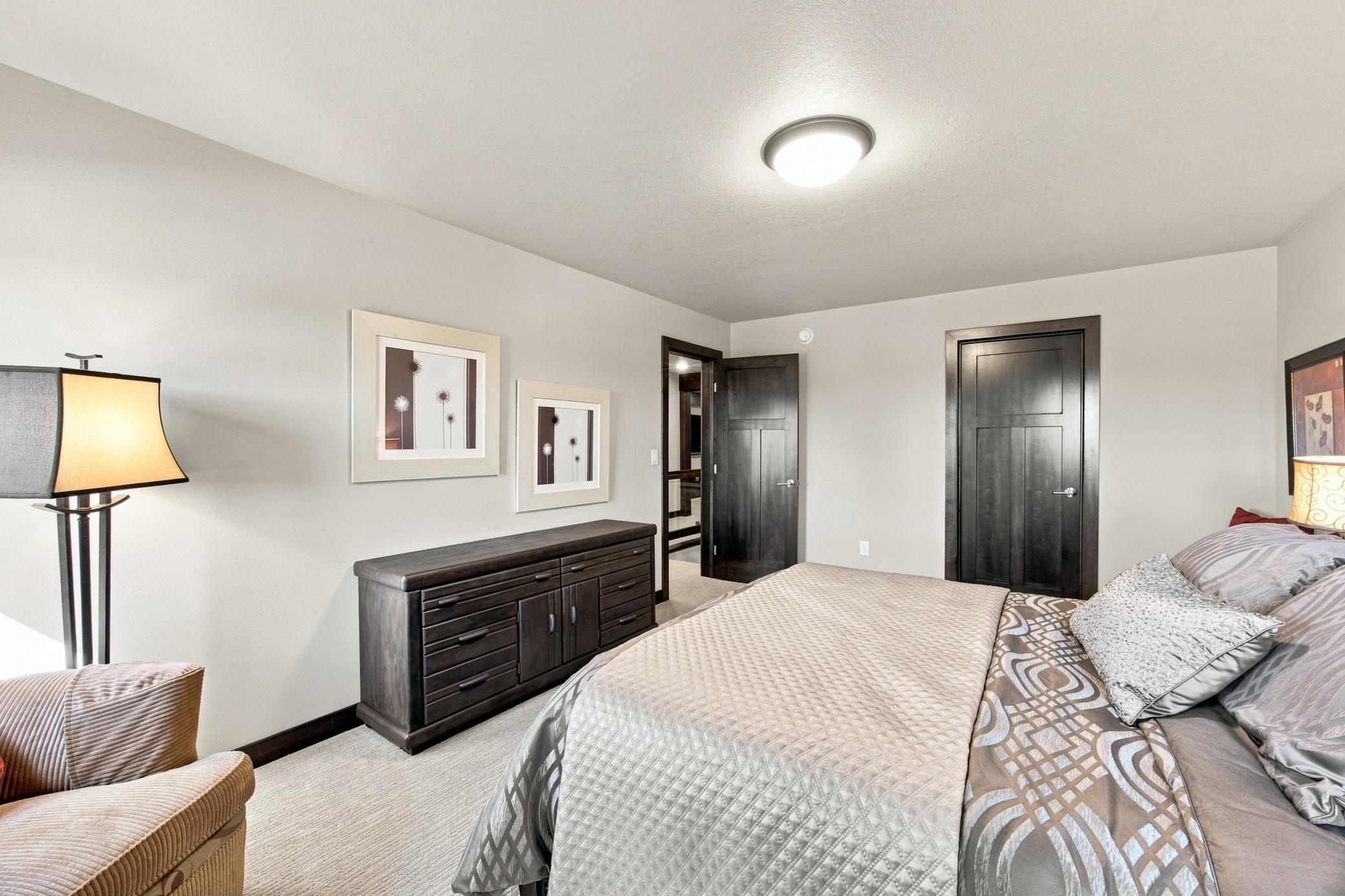 2016 townhouse for sale at 5074 Prosperity Way S in Fargo, ND — 3 bed, 3 bath (photo 18 of 39)