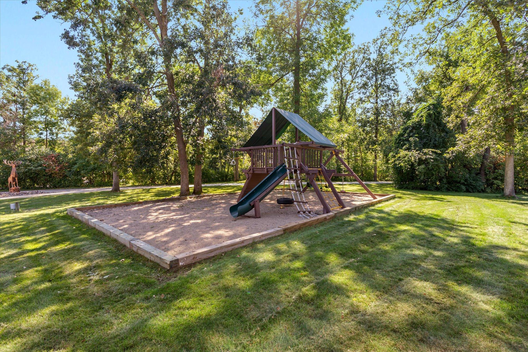 2001 single family home for sale at 38042 Donaldson Point in Pine River, MN — 5 bed, 5 bath (photo 52 of 56)