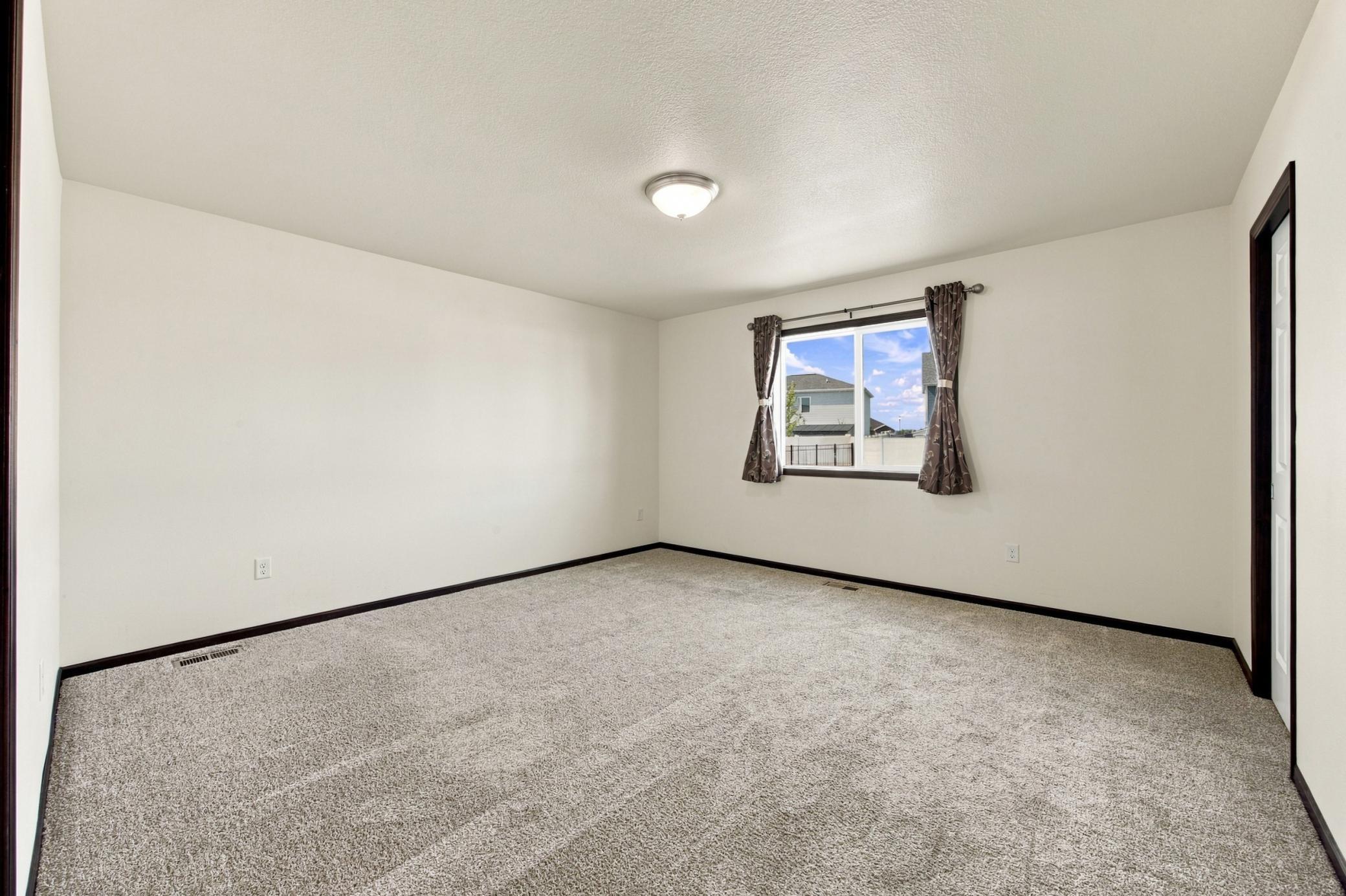 2016 single family home for sale at 6001 59 Street S in Fargo, ND — 4 bed, 3 bath (photo 17 of 55)