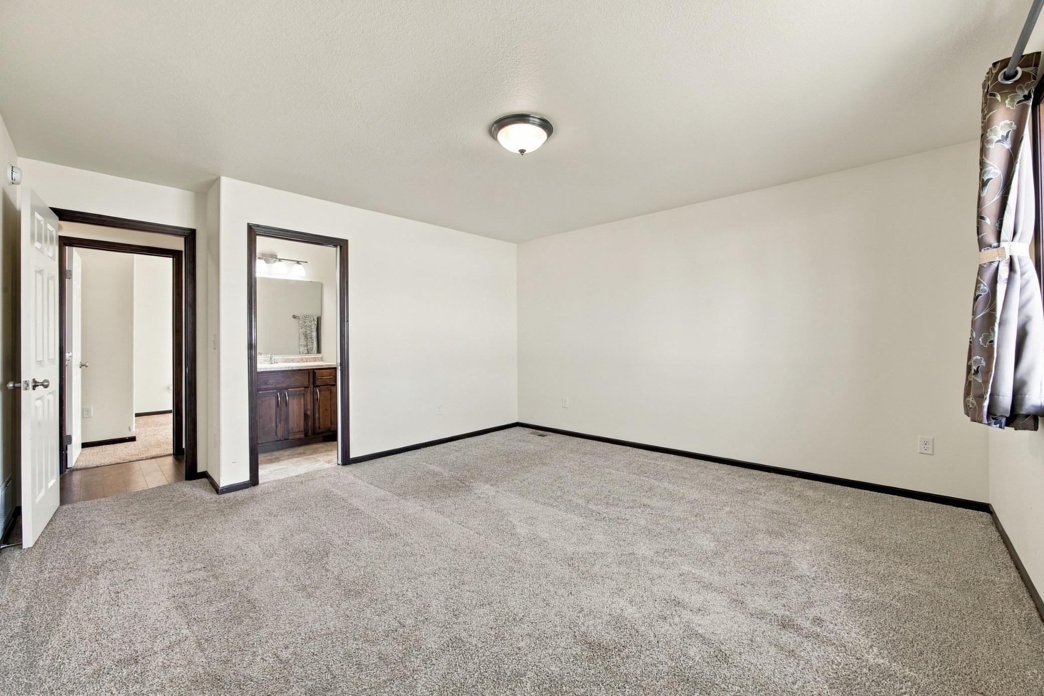 2016 single family home for sale at 6001 59 Street S in Fargo, ND — 4 bed, 3 bath (photo 18 of 55)