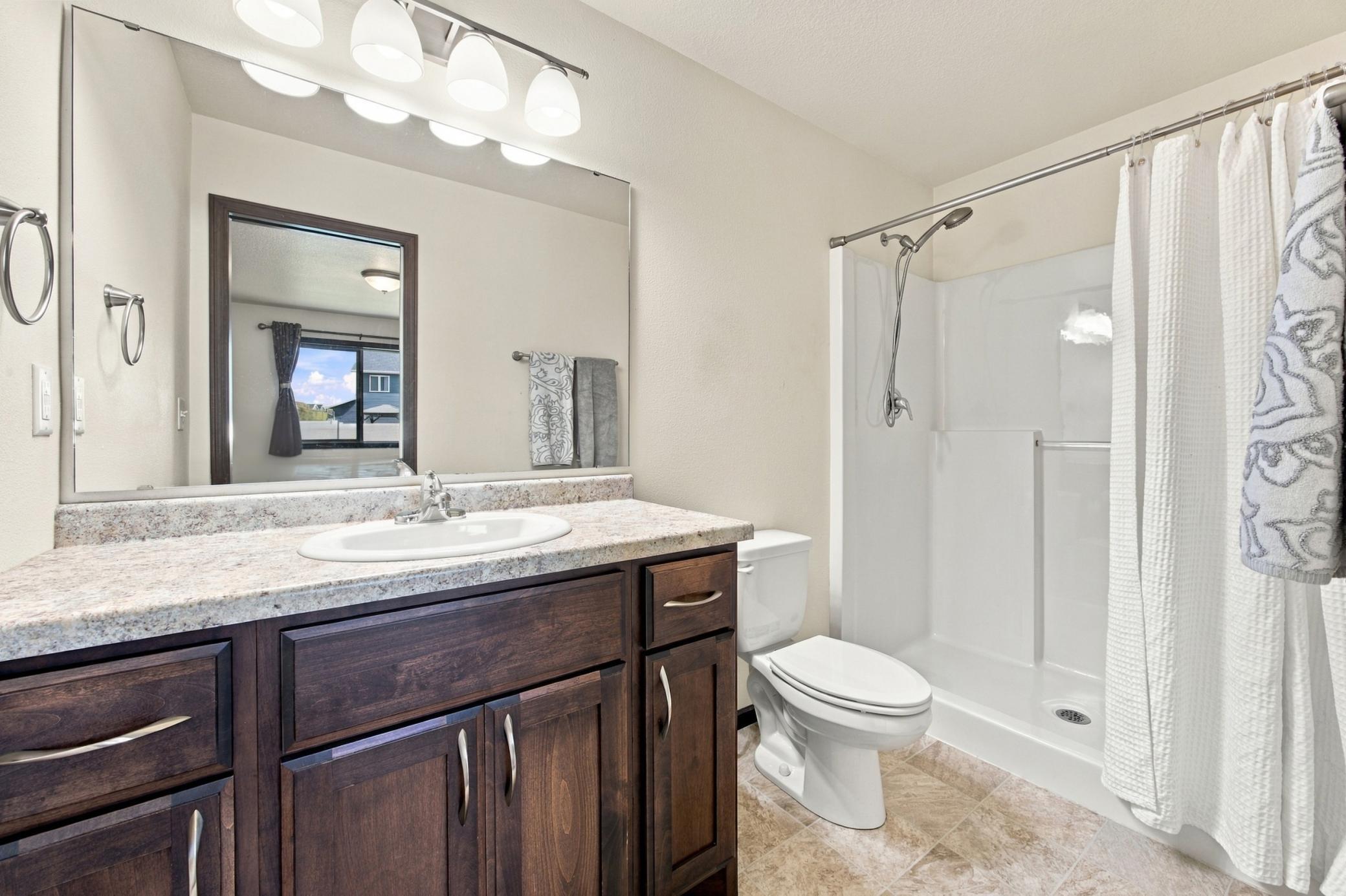 2016 single family home for sale at 6001 59 Street S in Fargo, ND — 4 bed, 3 bath (photo 20 of 55)