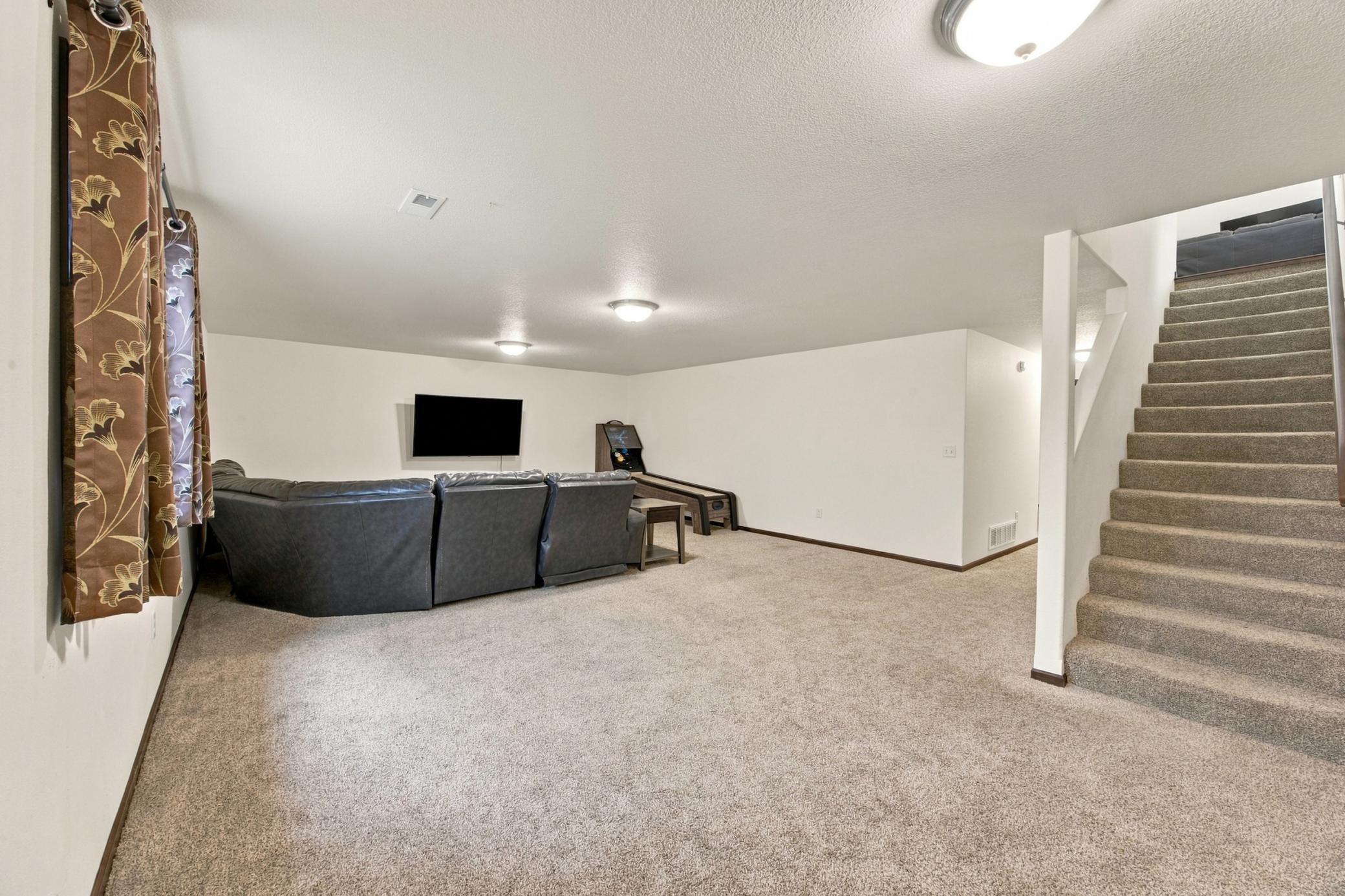2016 single family home for sale at 6001 59 Street S in Fargo, ND — 4 bed, 3 bath (photo 26 of 55)