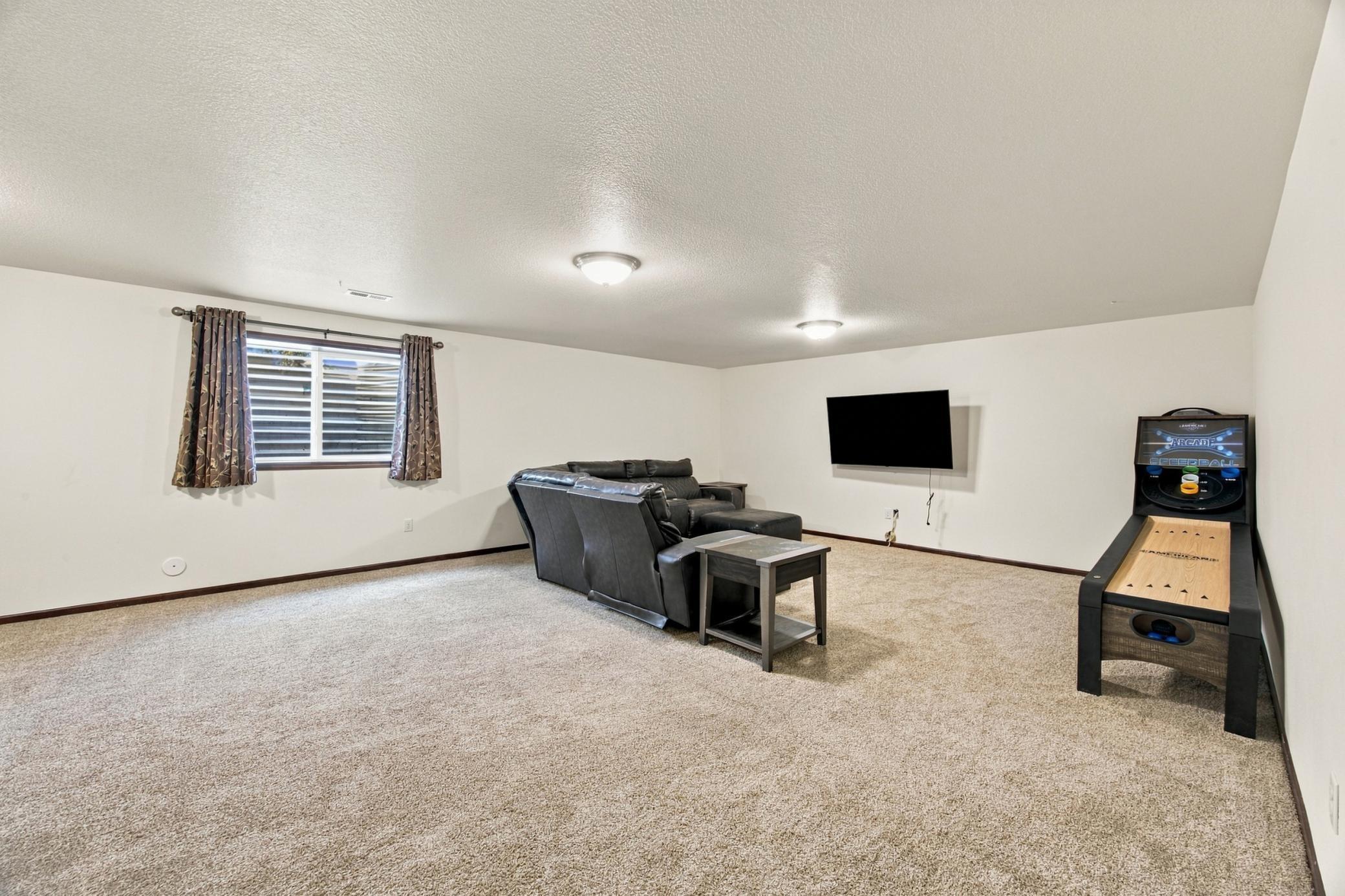 2016 single family home for sale at 6001 59 Street S in Fargo, ND — 4 bed, 3 bath (photo 27 of 55)