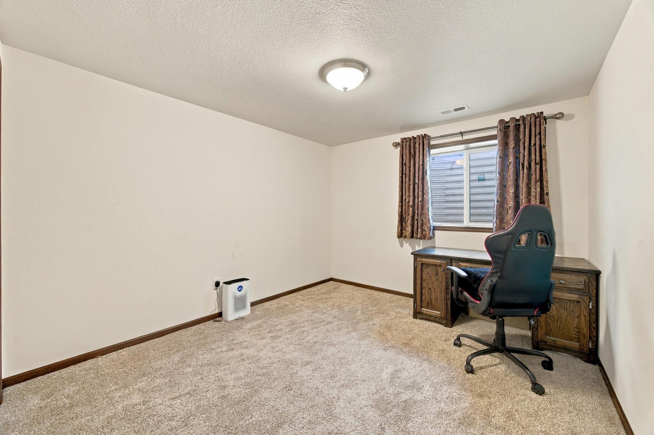 2016 single family home for sale at 6001 59 Street S in Fargo, ND — 4 bed, 3 bath (photo 32 of 55)
