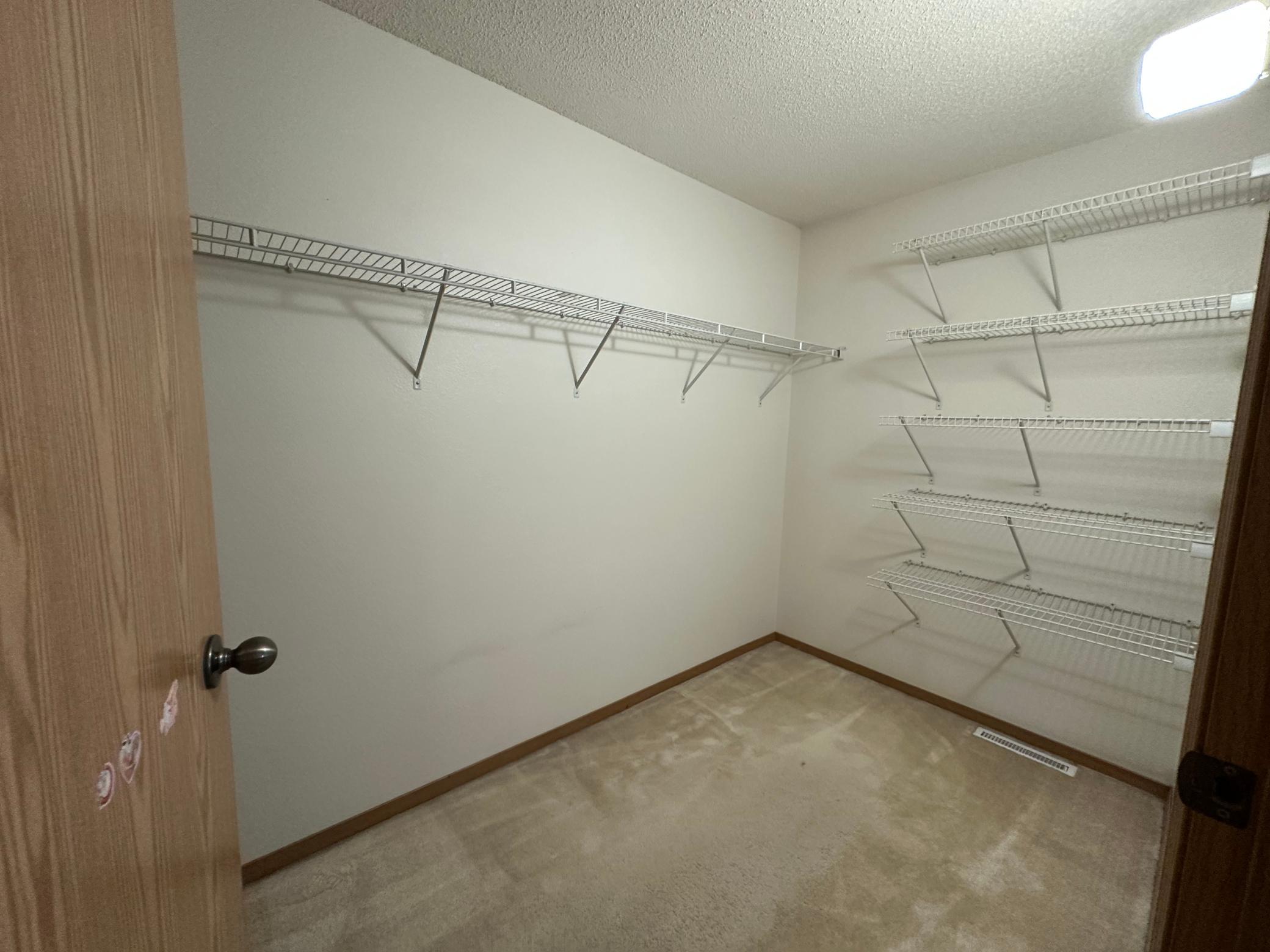 2006 single family home for sale at 6060 Bennett Court S in Fargo, ND — 4 bed, 3 bath (photo 20 of 30)