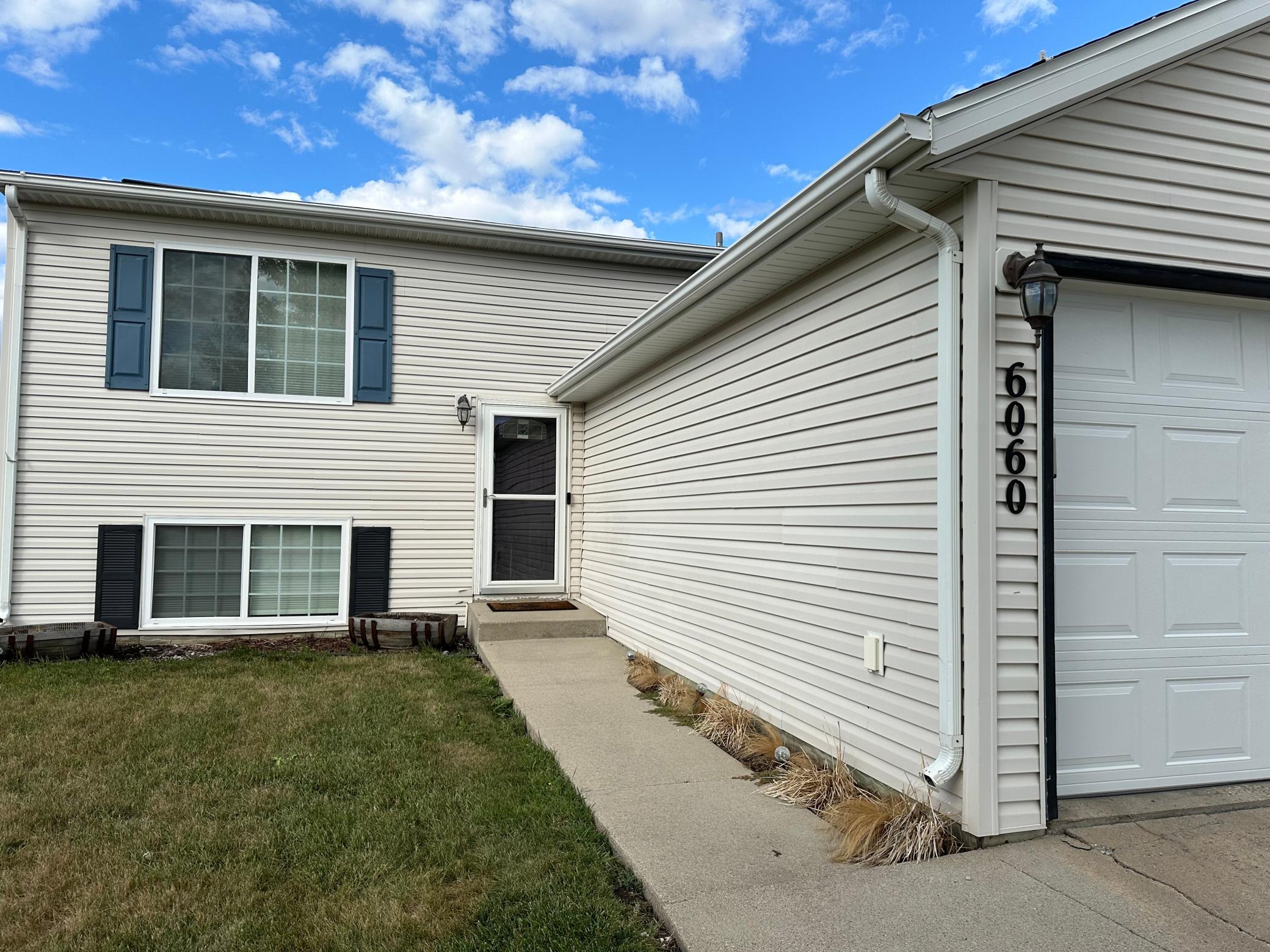 2006 single family home for sale at 6060 Bennett Court S in Fargo, ND — 4 bed, 3 bath (photo 3 of 30)