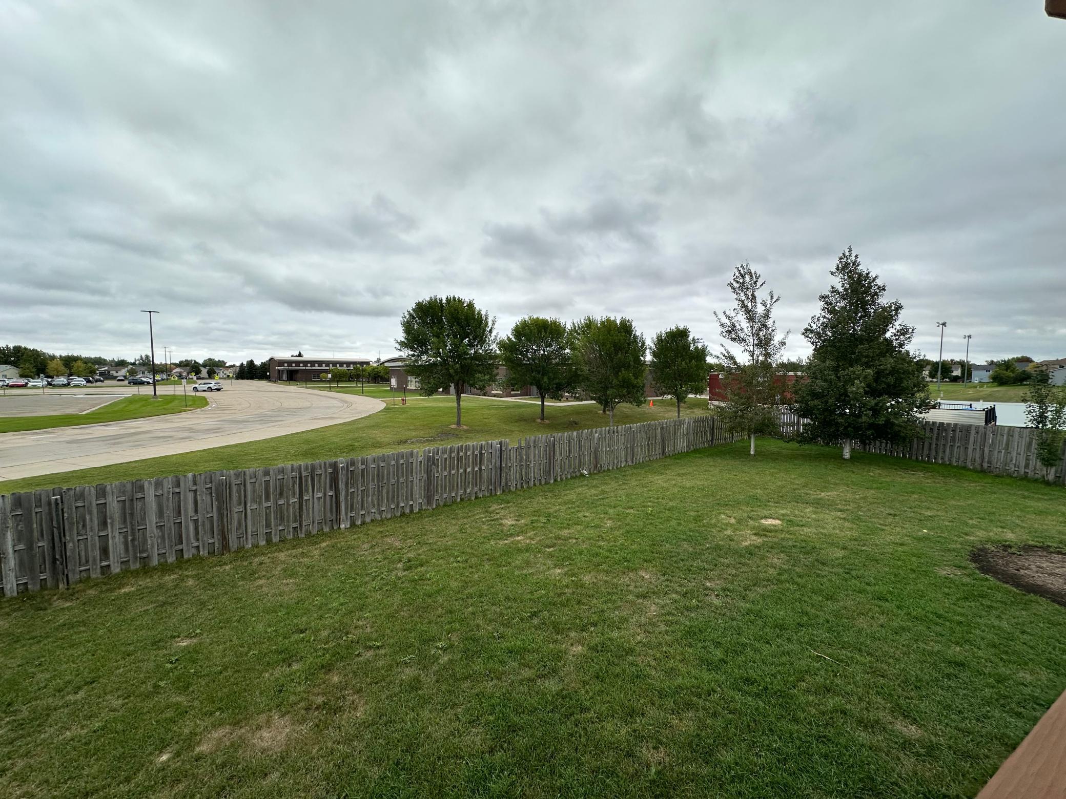 2006 single family home for sale at 6060 Bennett Court S in Fargo, ND — 4 bed, 3 bath (photo 7 of 30)