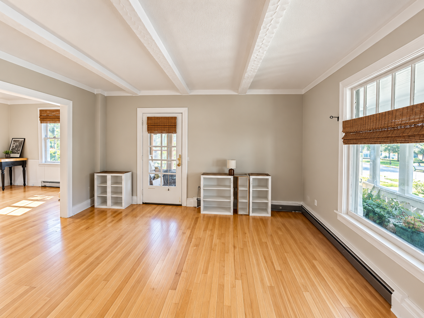 1895 single family home for sale at 1024 8th Street S in Fargo, ND — 3 bed, 2 bath (photo 2 of 18)