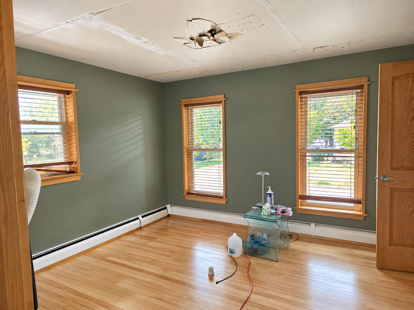 1895 single family home for sale at 1024 8th Street S in Fargo, ND — 3 bed, 2 bath (photo 13 of 18)